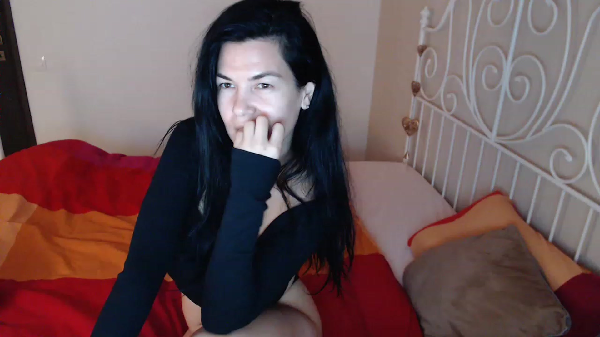 Gallery image thumbnail from Darkella's myfreecams stream on, 05/03/2023, 22:56 image 13 of 20