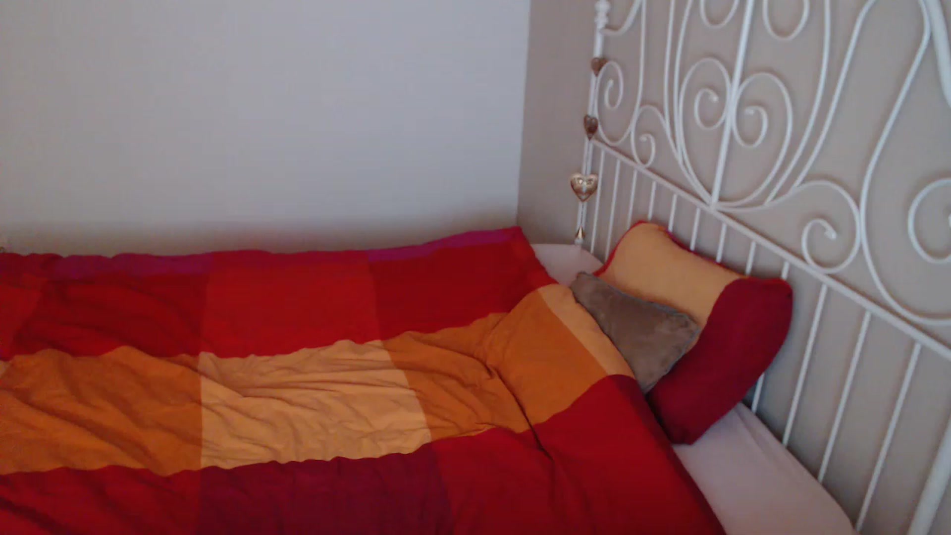 Gallery image thumbnail from Darkella's myfreecams stream on, 05/05/2023, 22:38 image 17 of 20