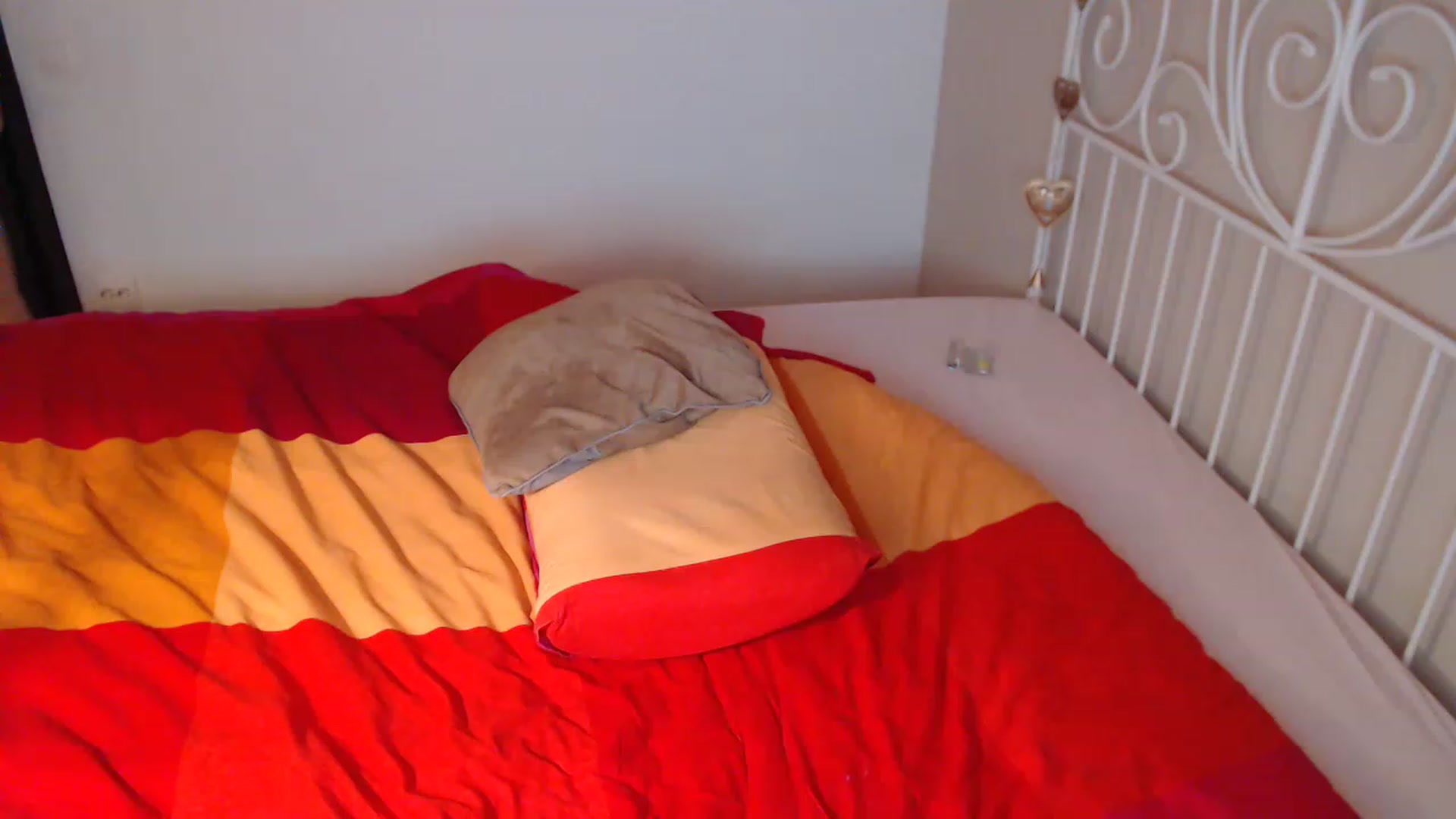 Gallery image thumbnail from Darkella's myfreecams stream on, 05/06/2023, 23:37 image 14 of 20