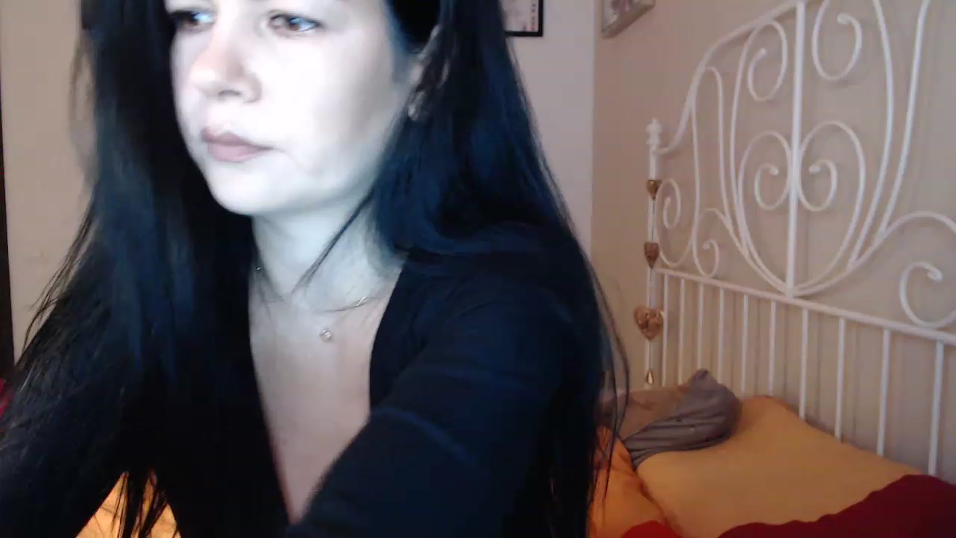 Gallery image thumbnail from Darkella's myfreecams stream on, 05/08/2023, 22:51 image 9 of 20