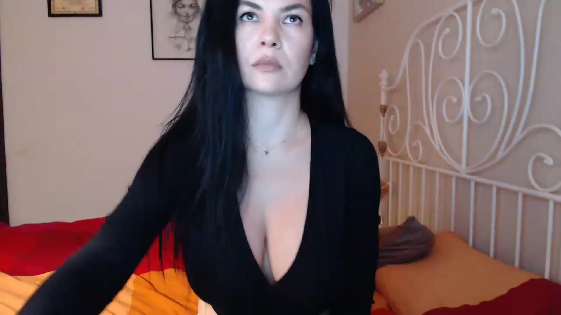 Gallery image thumbnail from Darkella's myfreecams stream on, 05/08/2023, 22:51 image 4 of 20
