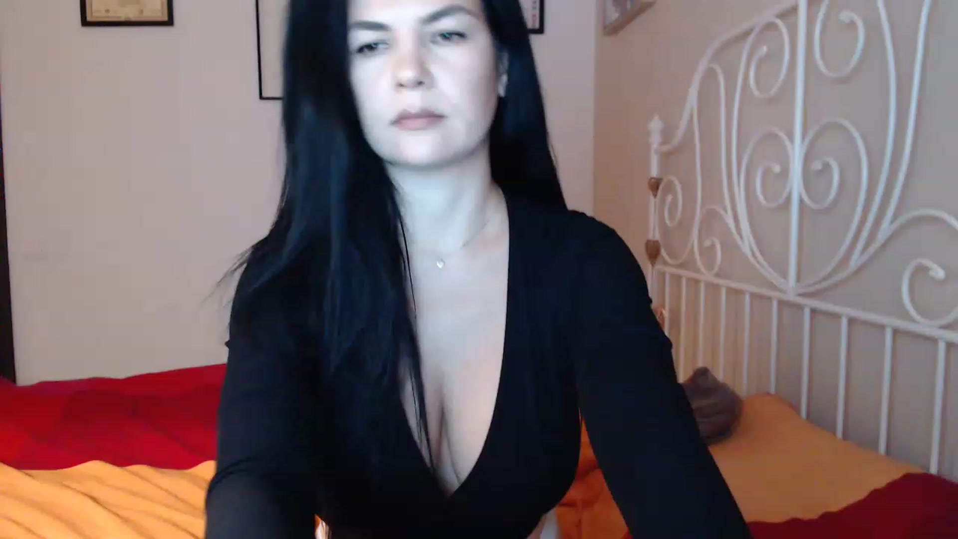 Gallery image thumbnail from Darkella's myfreecams stream on, 05/08/2023, 22:51 image 1 of 20