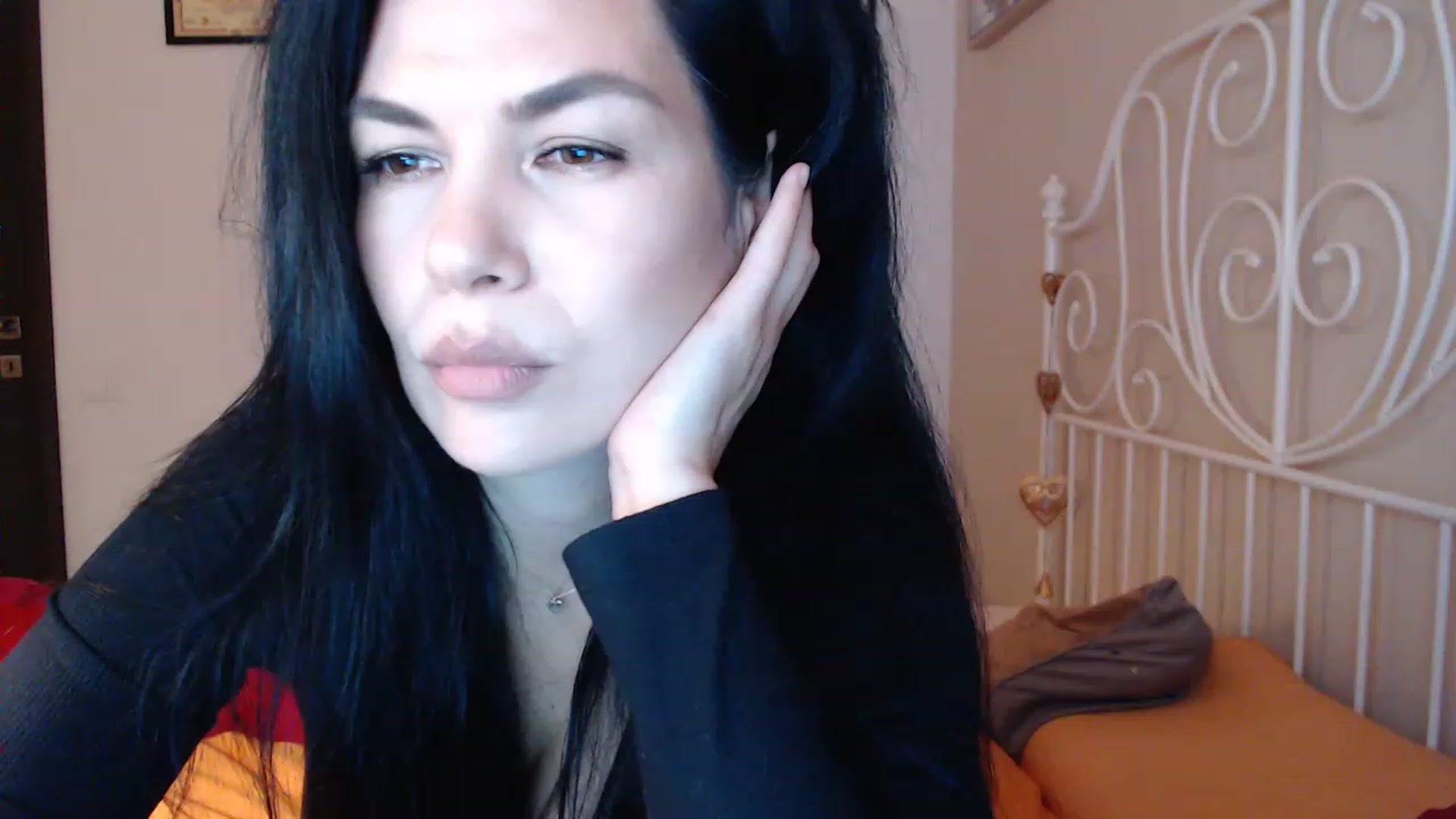 Gallery image thumbnail from Darkella's myfreecams stream on, 05/09/2023, 24:00 image 19 of 20