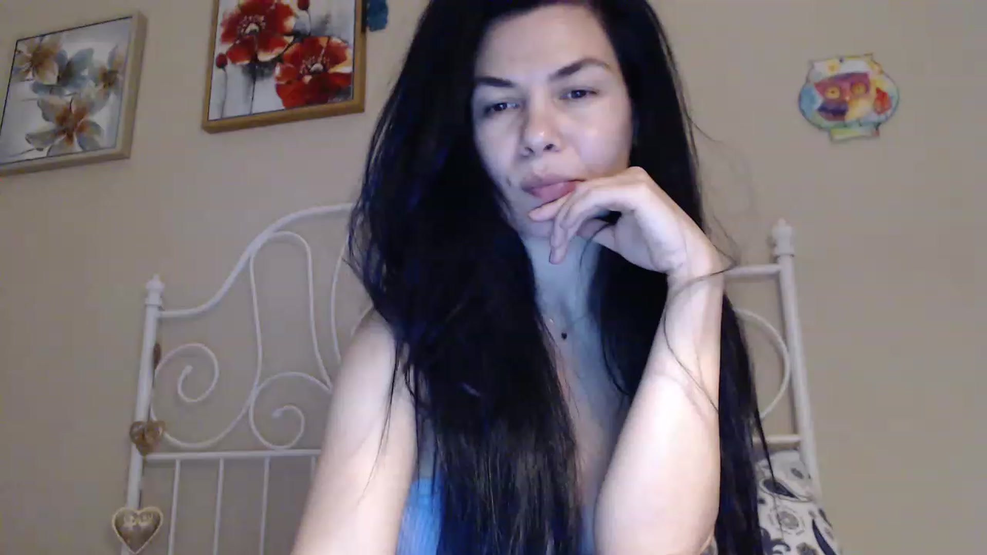 Gallery image thumbnail from Darkella's myfreecams stream on, 05/10/2023, 24:01 image 6 of 20
