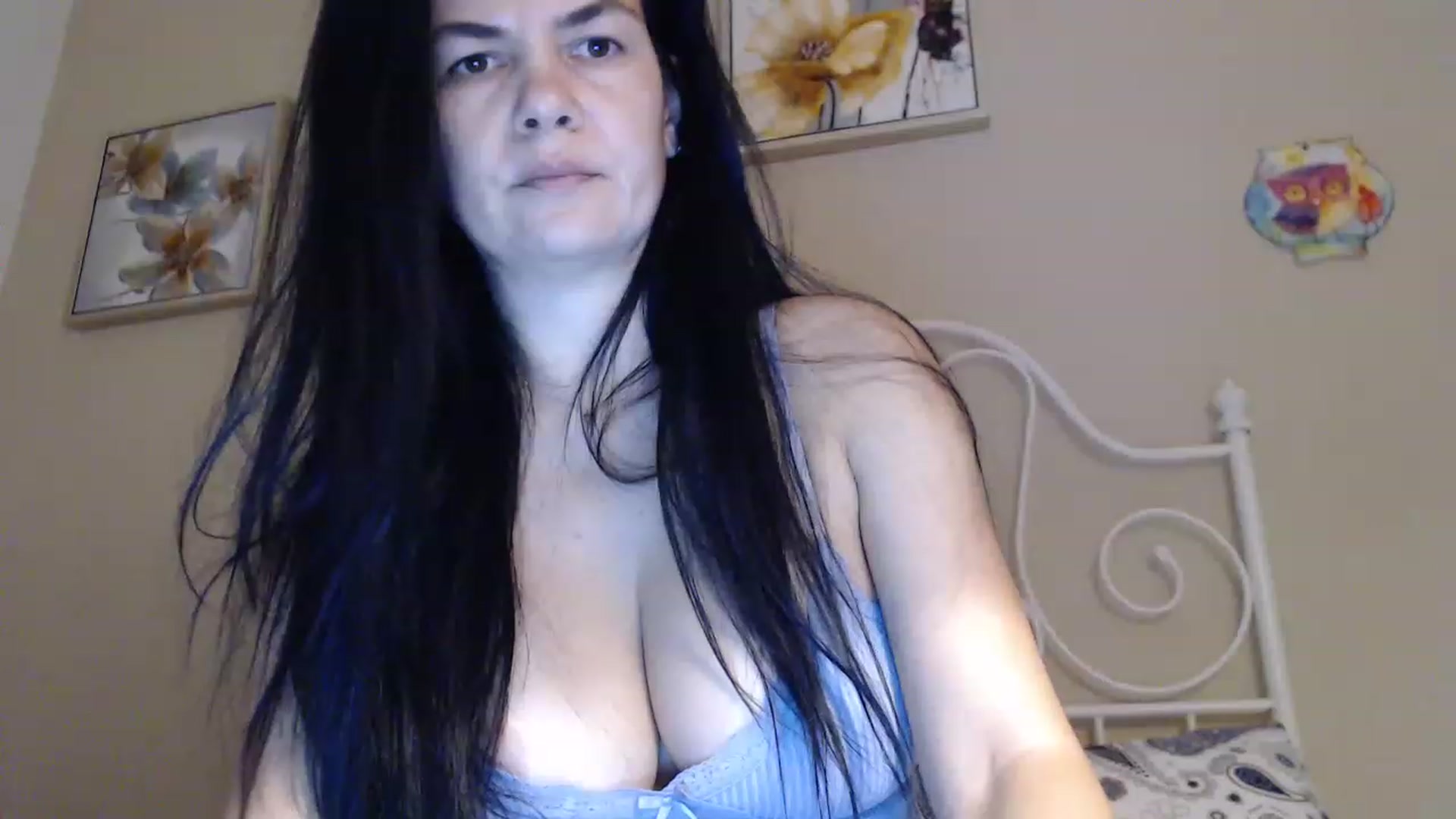 Gallery image thumbnail from Darkella's myfreecams stream on, 05/10/2023, 24:01 image 8 of 20