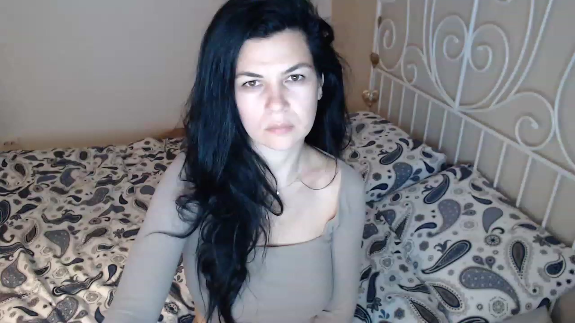 Gallery image thumbnail from Darkella's myfreecams stream on, 05/12/2023, 23:04 image 18 of 20