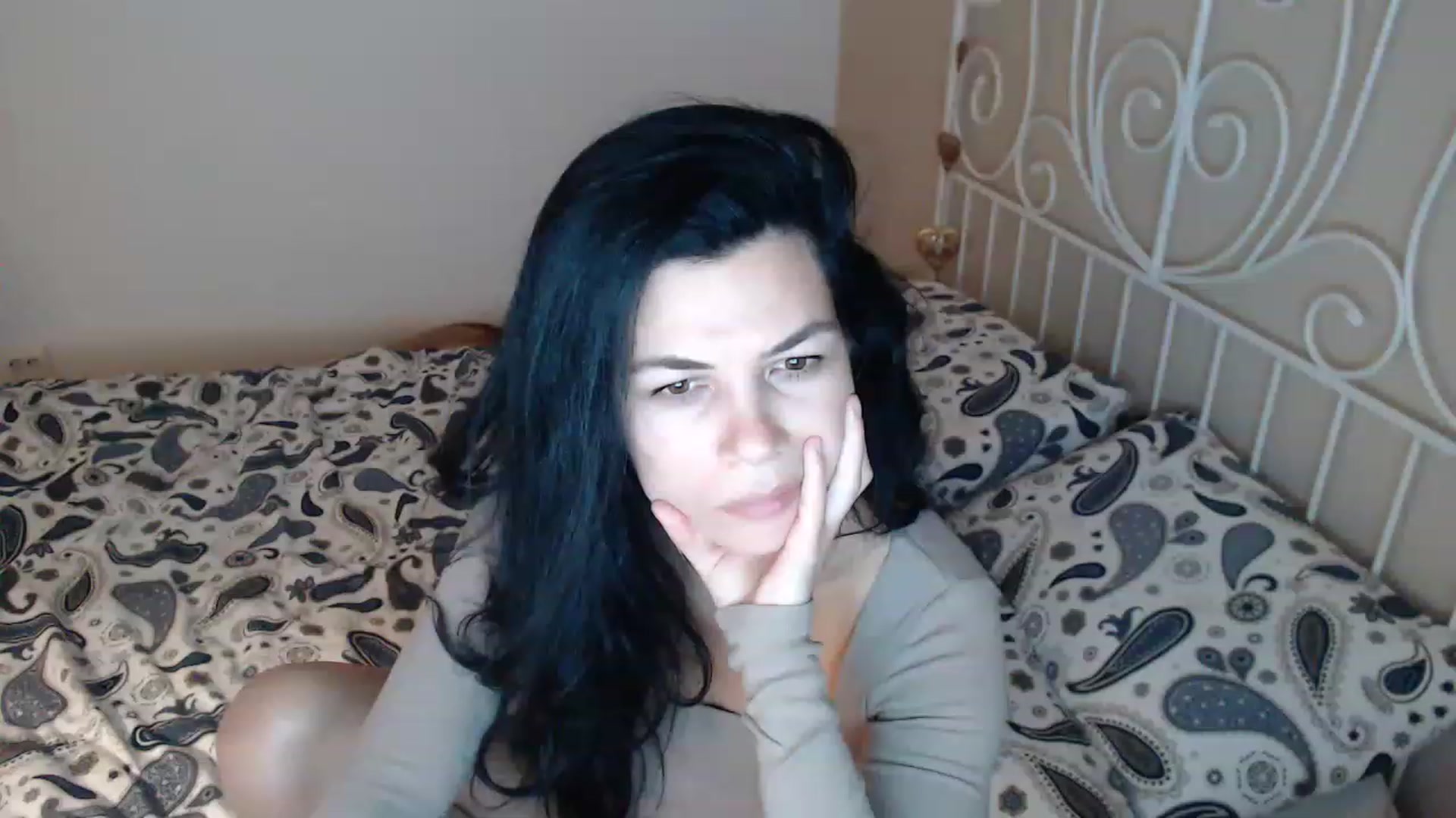 Gallery image thumbnail from Darkella's myfreecams stream on, 05/12/2023, 23:04 image 12 of 20