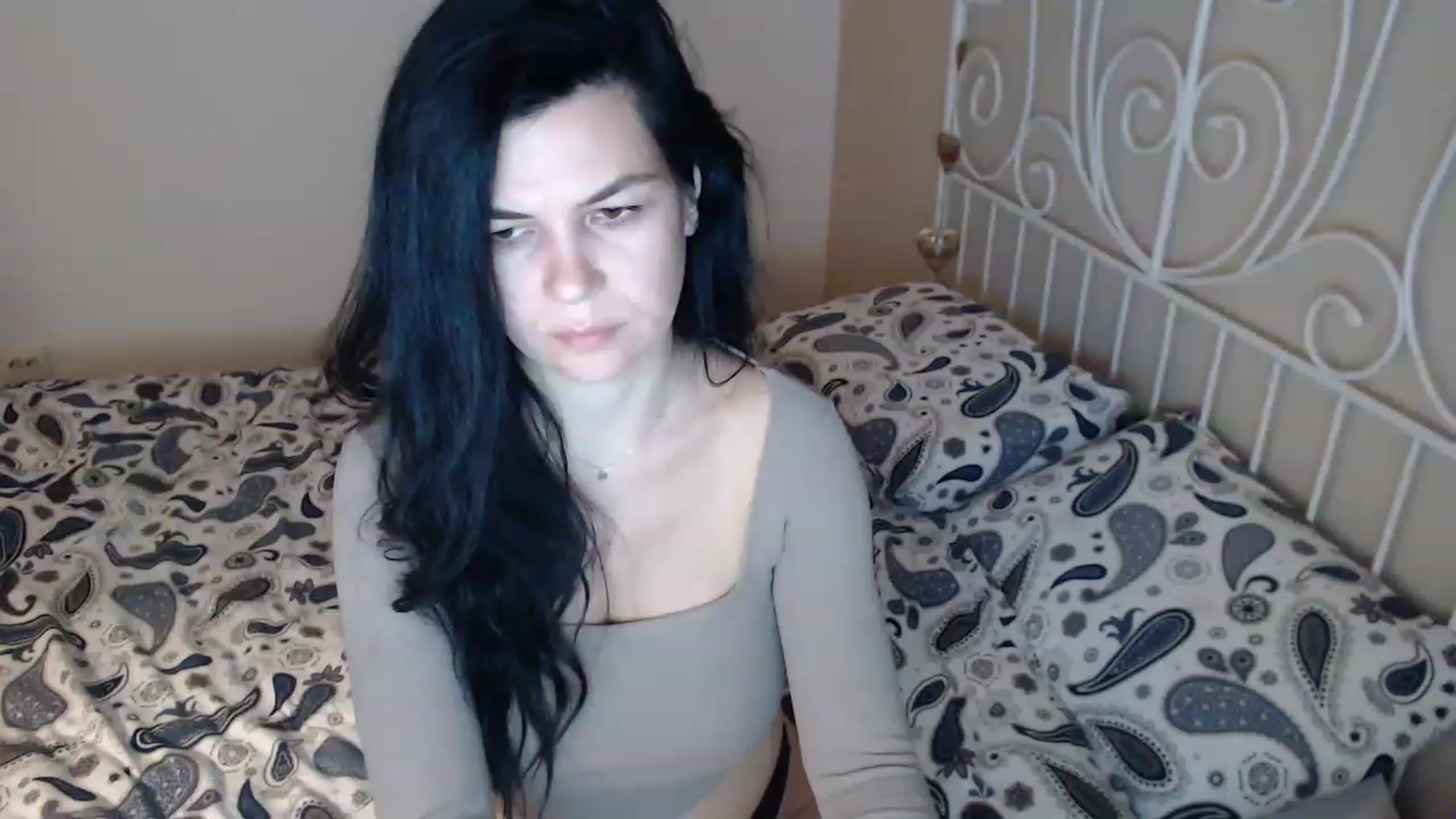 Gallery image thumbnail from Darkella's myfreecams stream on, 05/12/2023, 23:04 image 3 of 20