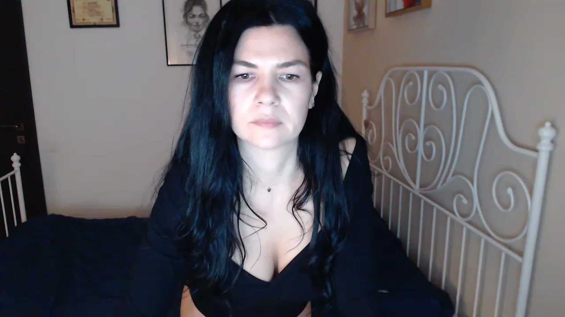 Gallery image thumbnail from Darkella's myfreecams stream on, 05/21/2023, 23:09 image 2 of 20