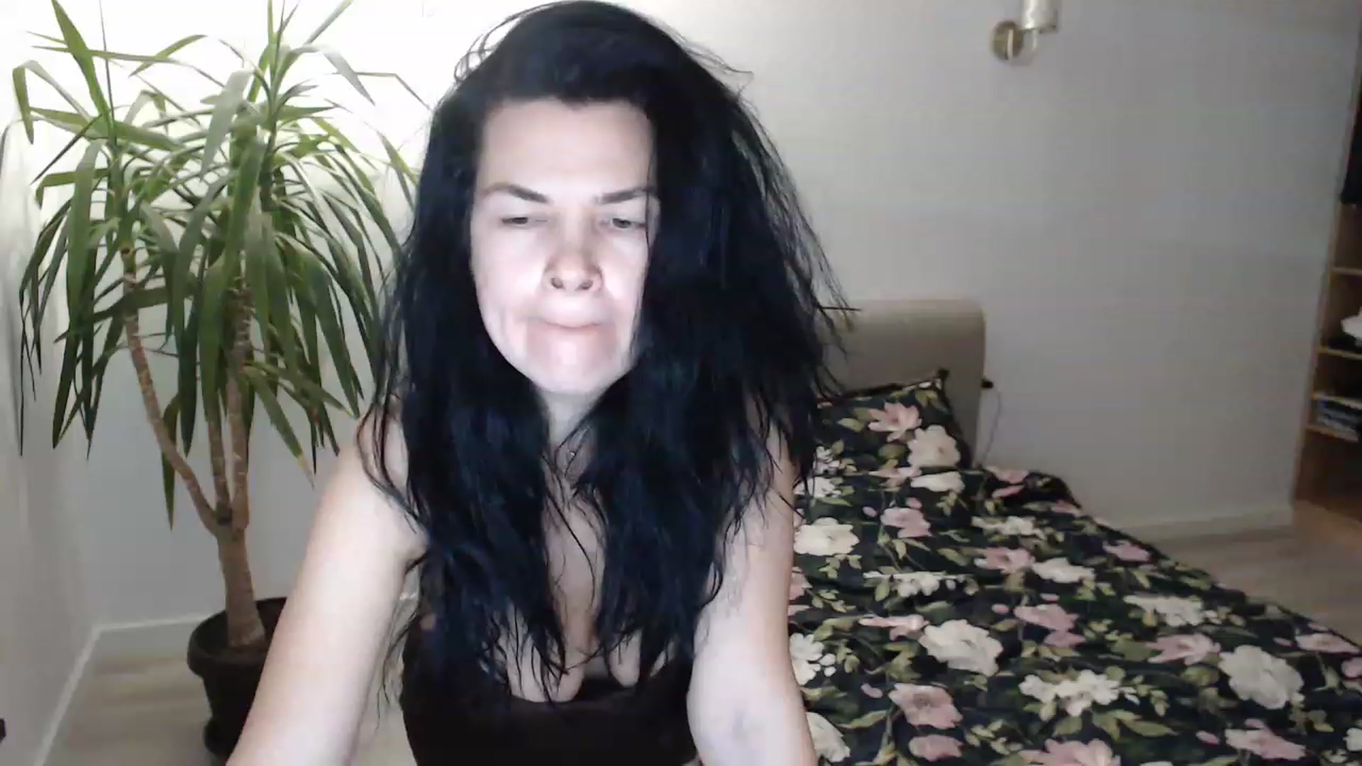 Gallery image thumbnail from Darkella's myfreecams stream on, 06/03/2023, 23:52 image 17 of 20