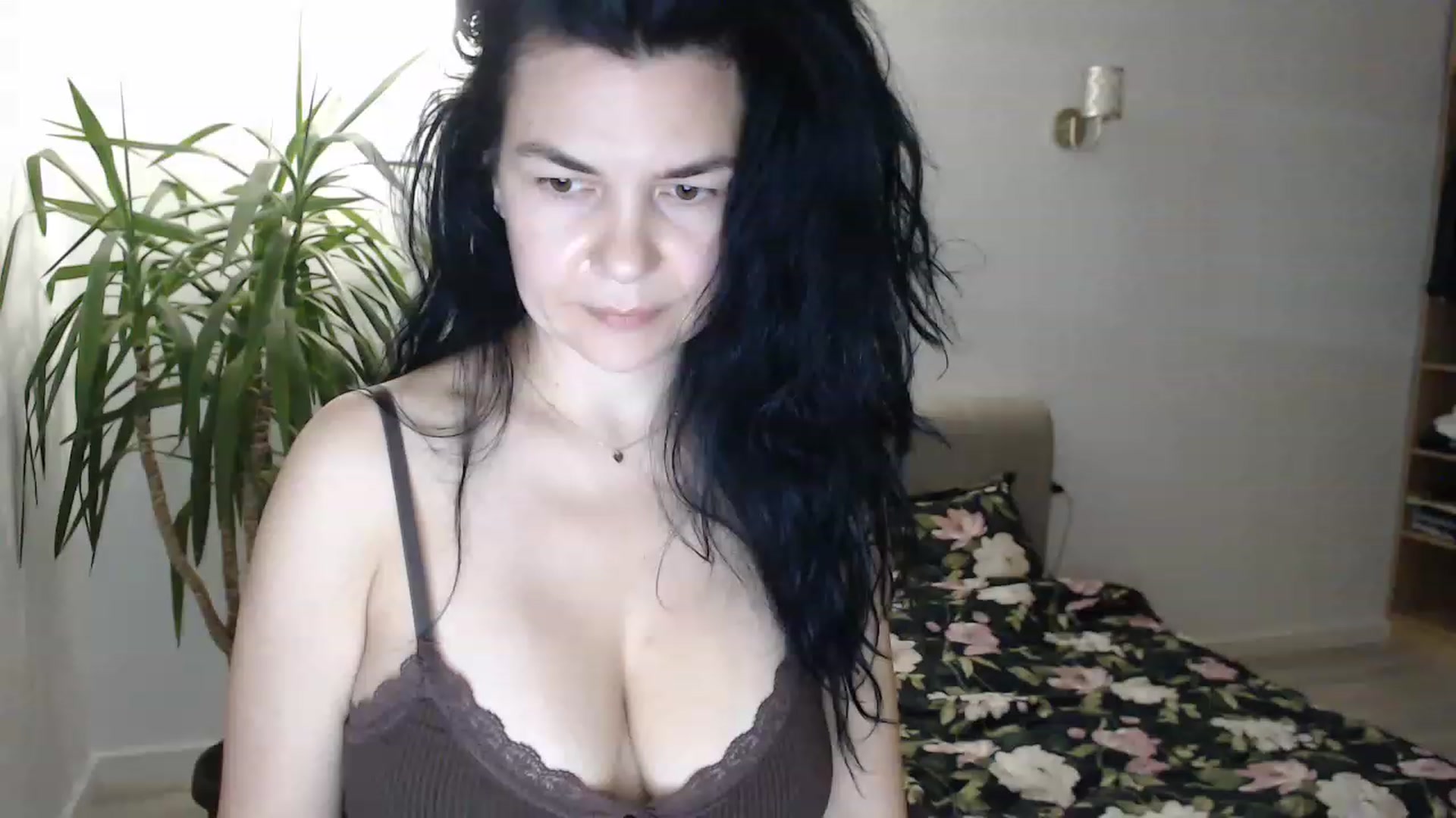 Gallery image thumbnail from Darkella's myfreecams stream on, 06/03/2023, 23:52 image 1 of 20