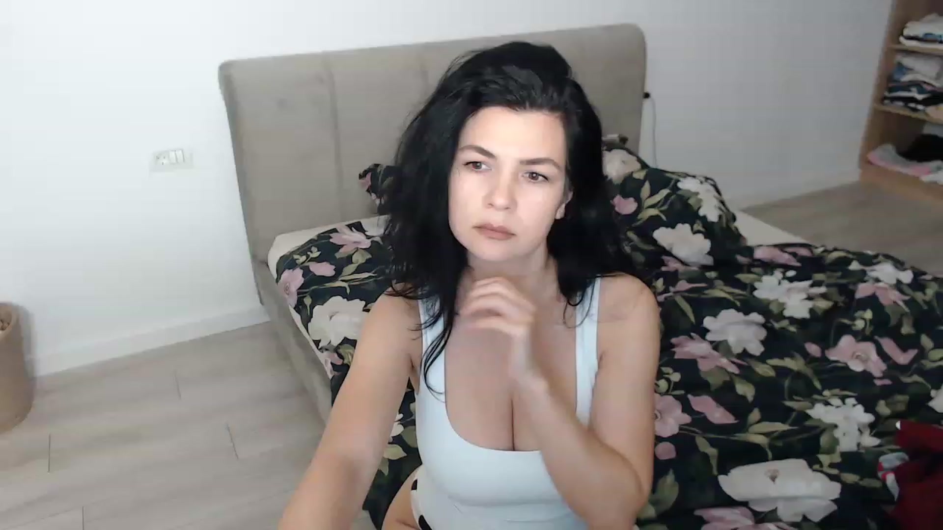 Gallery image thumbnail from Darkella's myfreecams stream on, 06/06/2023, 22:53 image 13 of 20