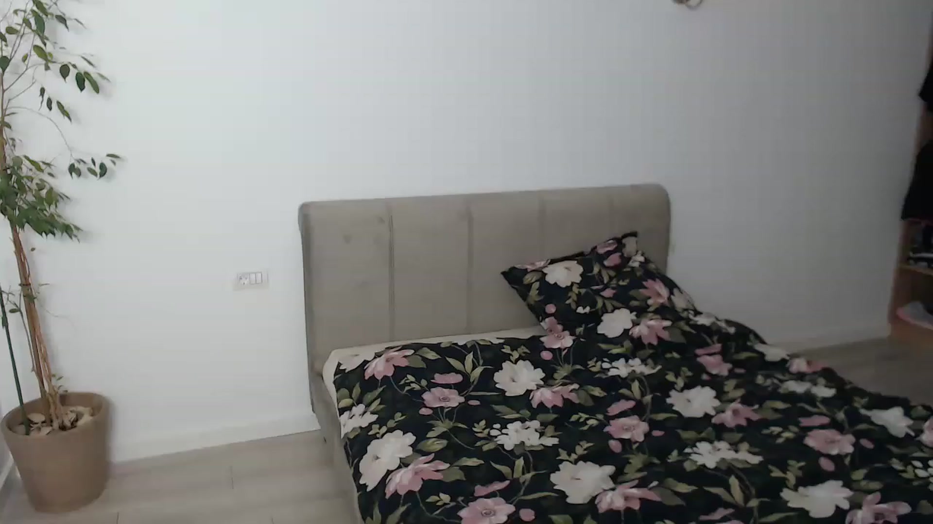 Gallery image thumbnail from Darkella's myfreecams stream on, 06/08/2023, 23:56 image 20 of 20
