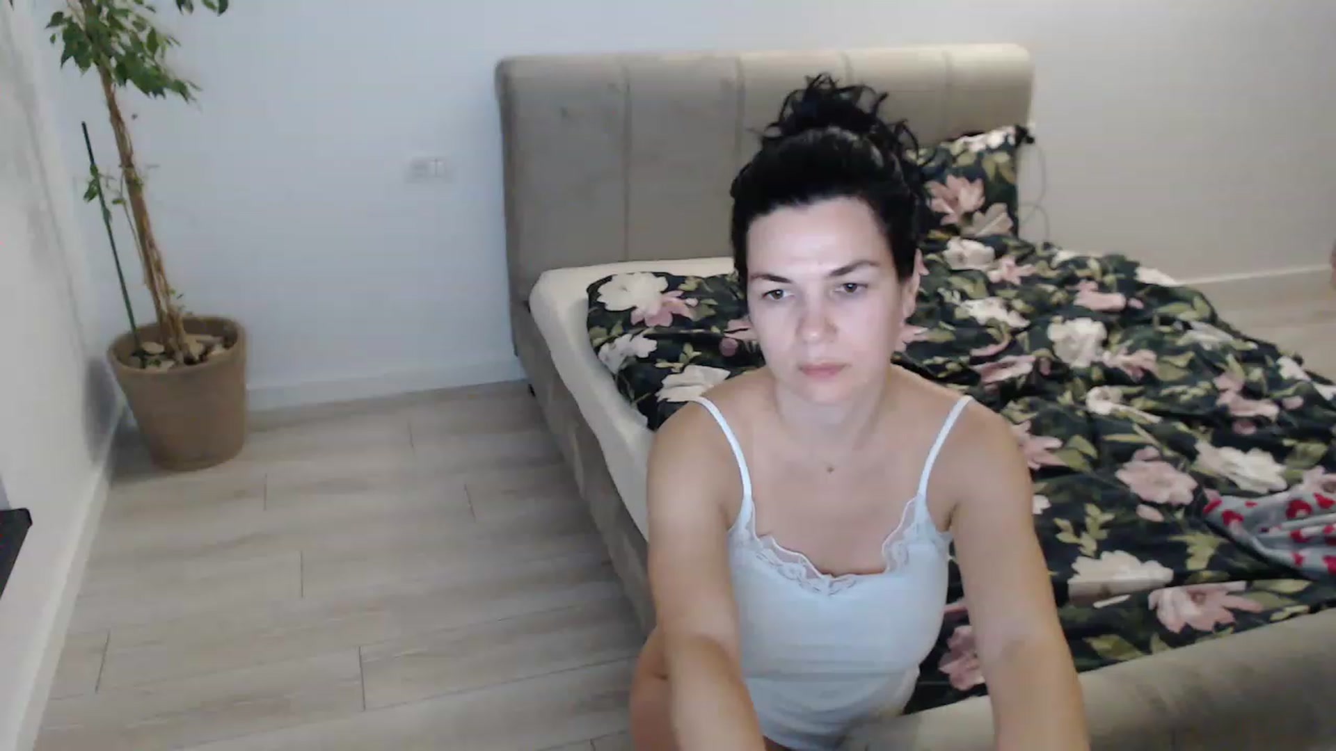 Gallery image thumbnail from Darkella's myfreecams stream on, 06/10/2023, 22:50 image 19 of 20