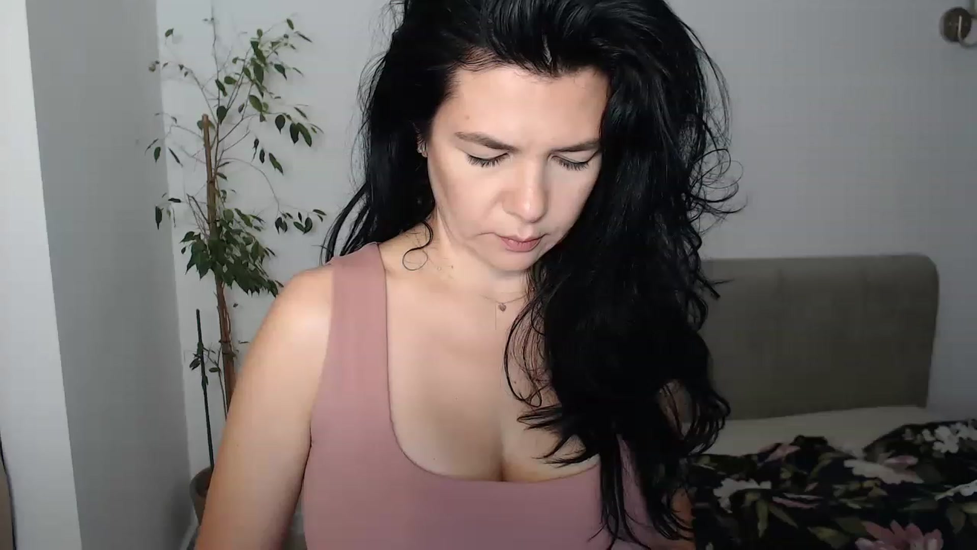 Gallery image thumbnail from Darkella's myfreecams stream on, 06/12/2023, 24:45 image 20 of 20