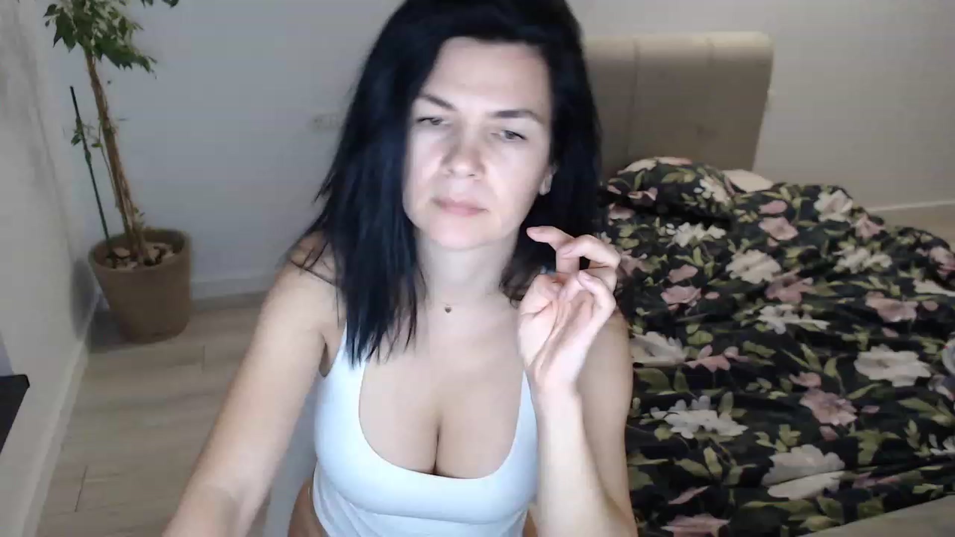 Gallery image thumbnail from Darkella's myfreecams stream on, 06/14/2023, 23:52 image 12 of 20