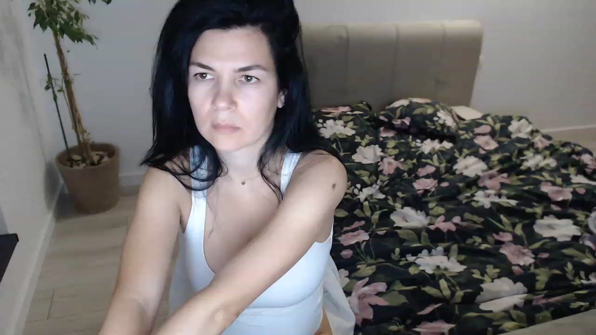 Gallery image thumbnail from Darkella's myfreecams stream on, 06/14/2023, 23:52 image 16 of 20