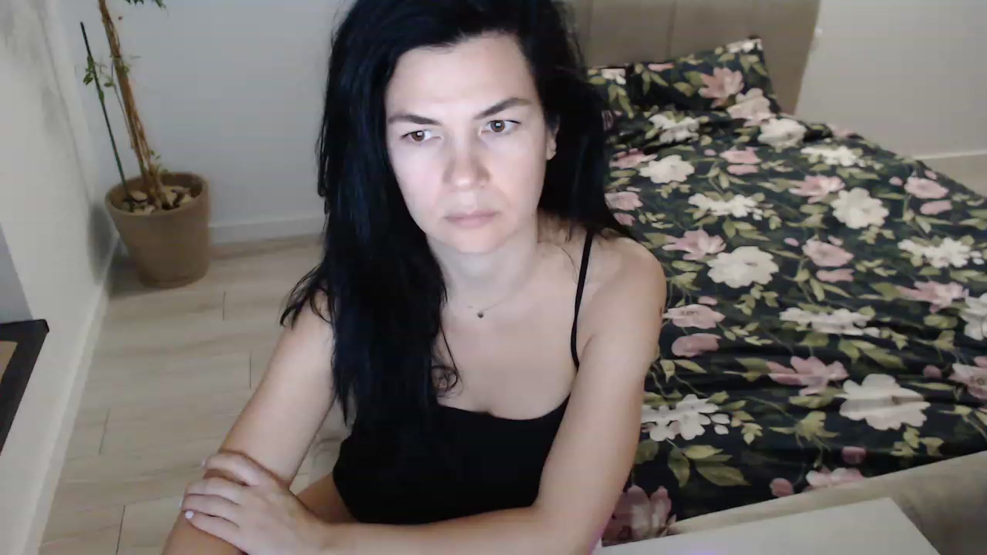 Gallery image thumbnail from Darkella's myfreecams stream on, 06/15/2023, 23:01 image 8 of 20