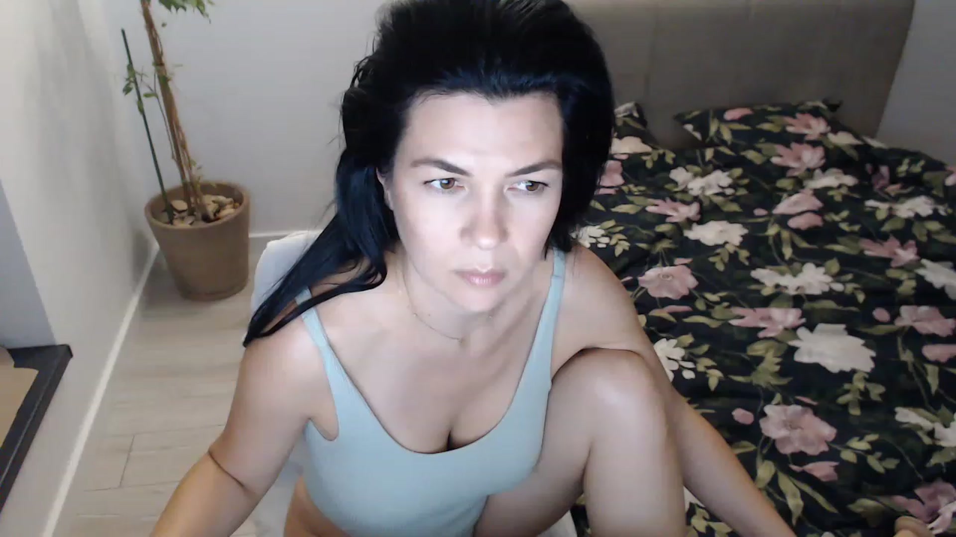 Gallery image thumbnail from Darkella's myfreecams stream on, 06/17/2023, 24:38 image 6 of 20