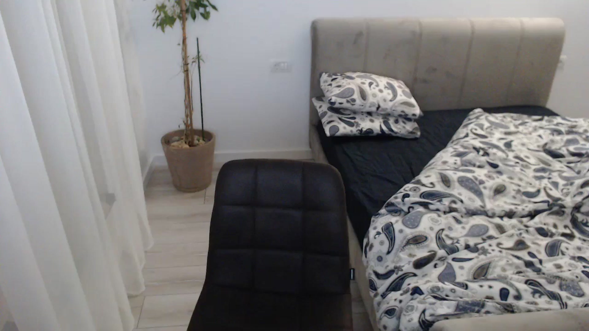 Gallery image thumbnail from Darkella's myfreecams stream on, 07/05/2023, 24:05 image 11 of 20