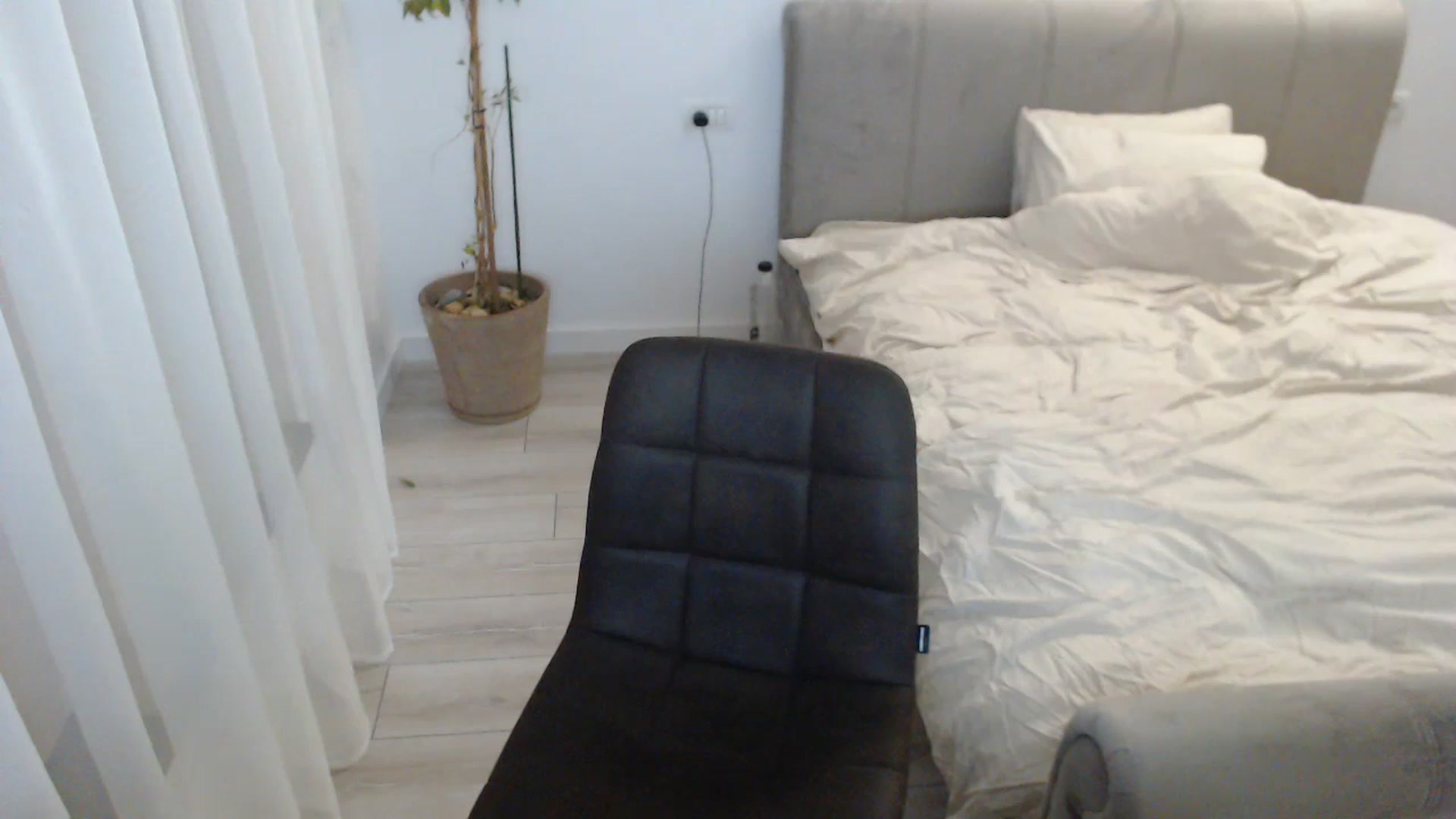 Gallery image thumbnail from Darkella's myfreecams stream on, 07/15/2023, 24:05 image 14 of 20