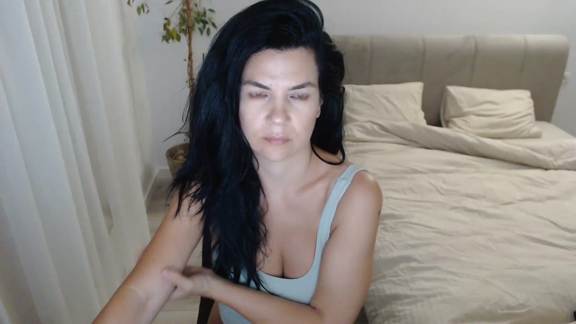 Gallery image thumbnail from Darkella's myfreecams stream on, 07/16/2023, 23:39 image 4 of 20