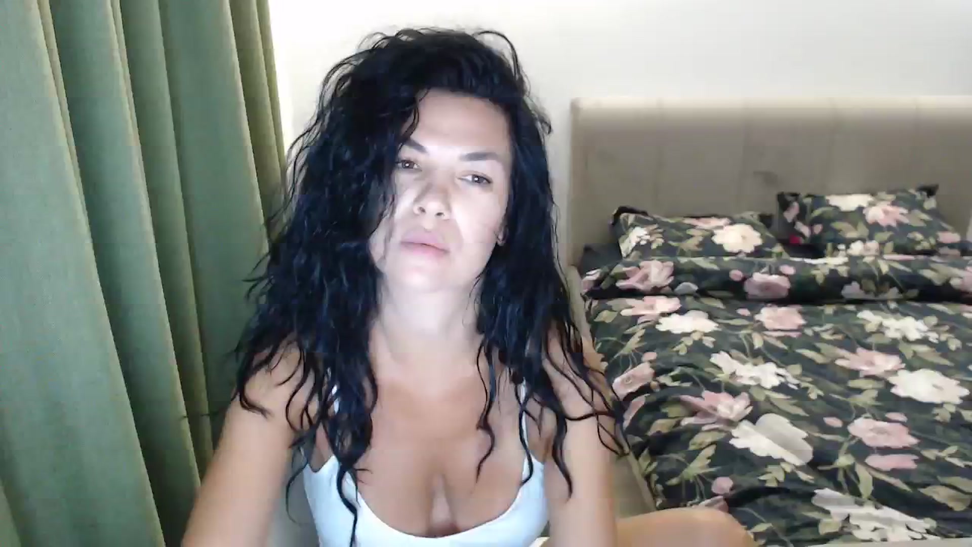 Gallery image thumbnail from Darkella's myfreecams stream on, 08/04/2023, 22:13 image 1 of 20