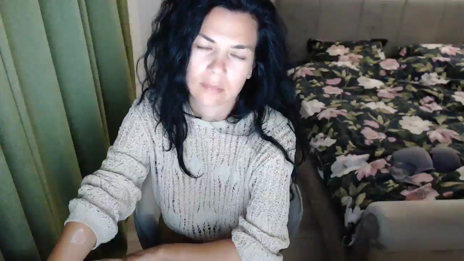 Gallery image thumbnail from Darkella's myfreecams stream on, 08/07/2023, 24:21 image 19 of 20