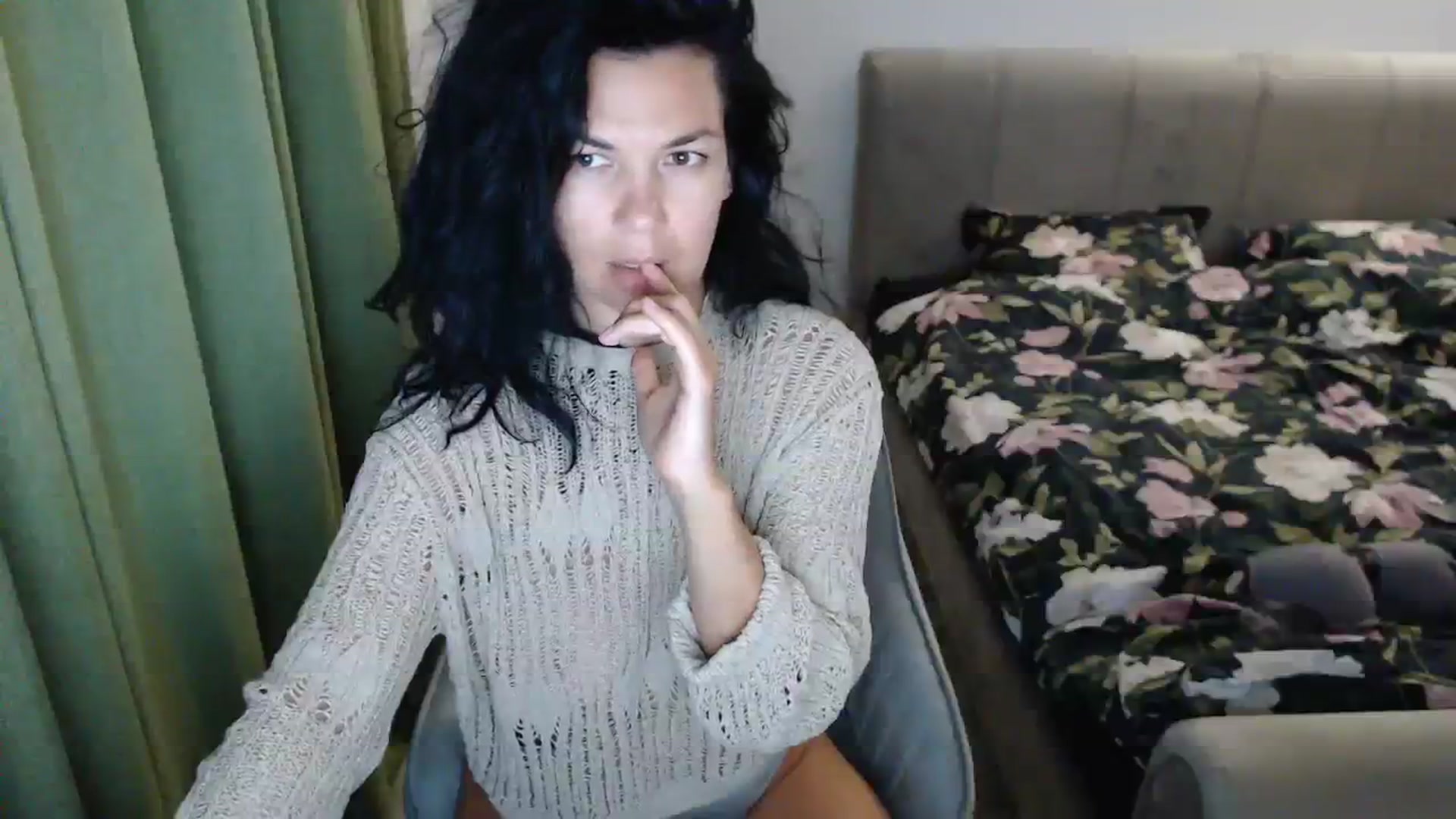 Gallery image thumbnail from Darkella's myfreecams stream on, 08/07/2023, 24:21 image 12 of 20