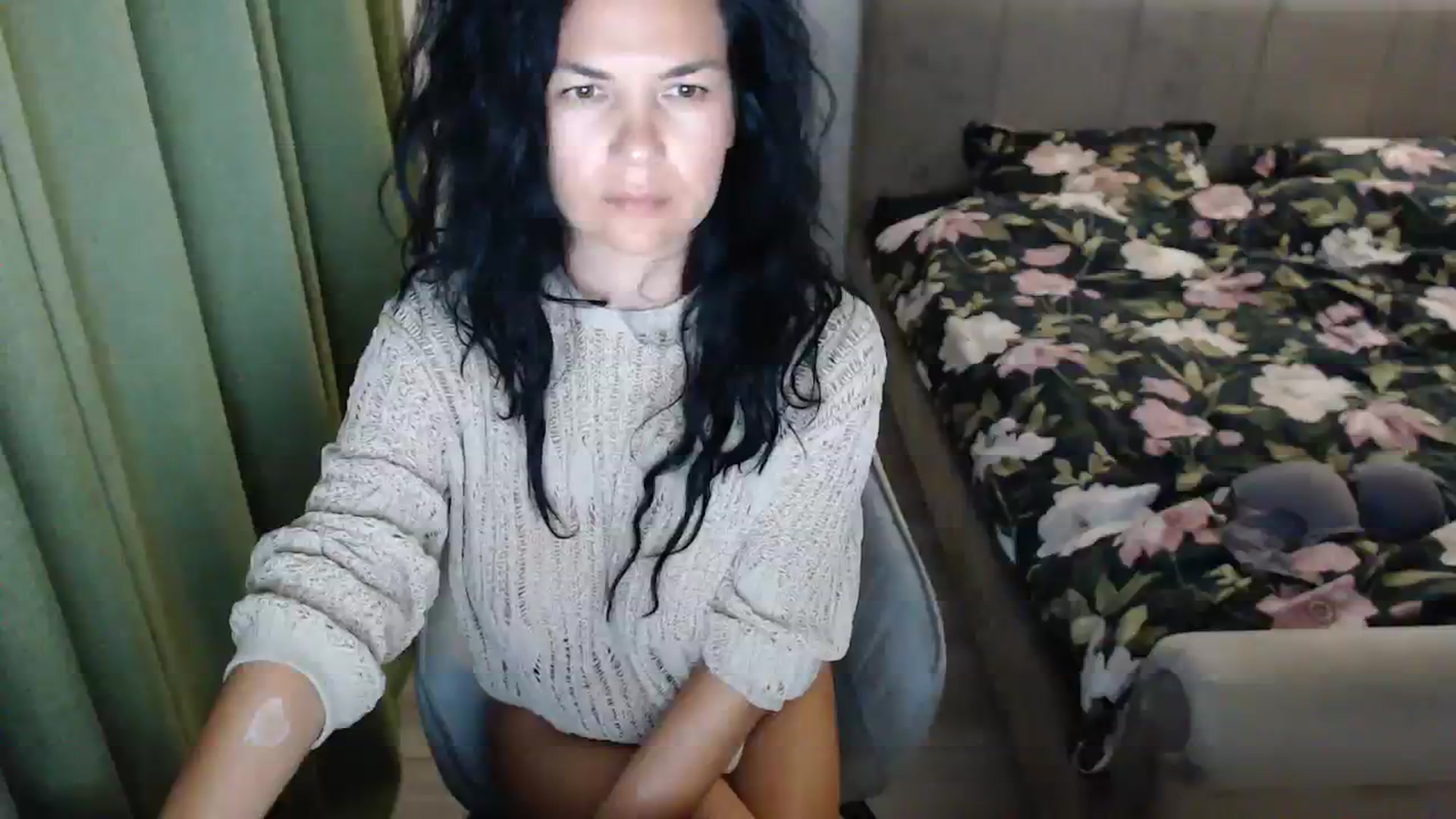 Gallery image thumbnail from Darkella's myfreecams stream on, 08/07/2023, 24:21 image 18 of 20