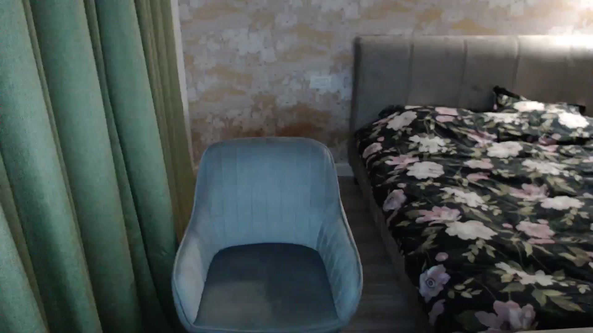 Gallery image thumbnail from Darkella's myfreecams stream on, 08/12/2023, 23:42 image 3 of 20