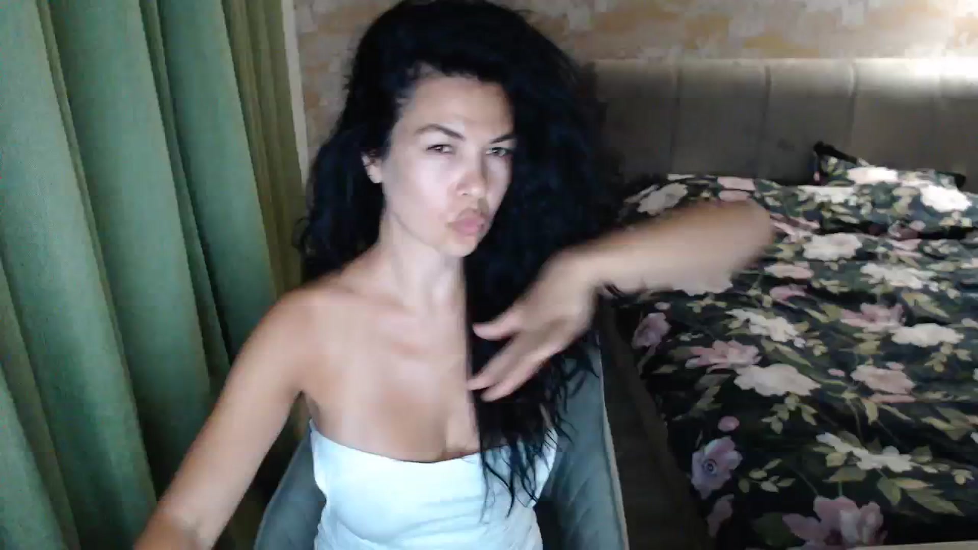 Gallery image thumbnail from Darkella's myfreecams stream on, 08/12/2023, 23:42 image 1 of 20