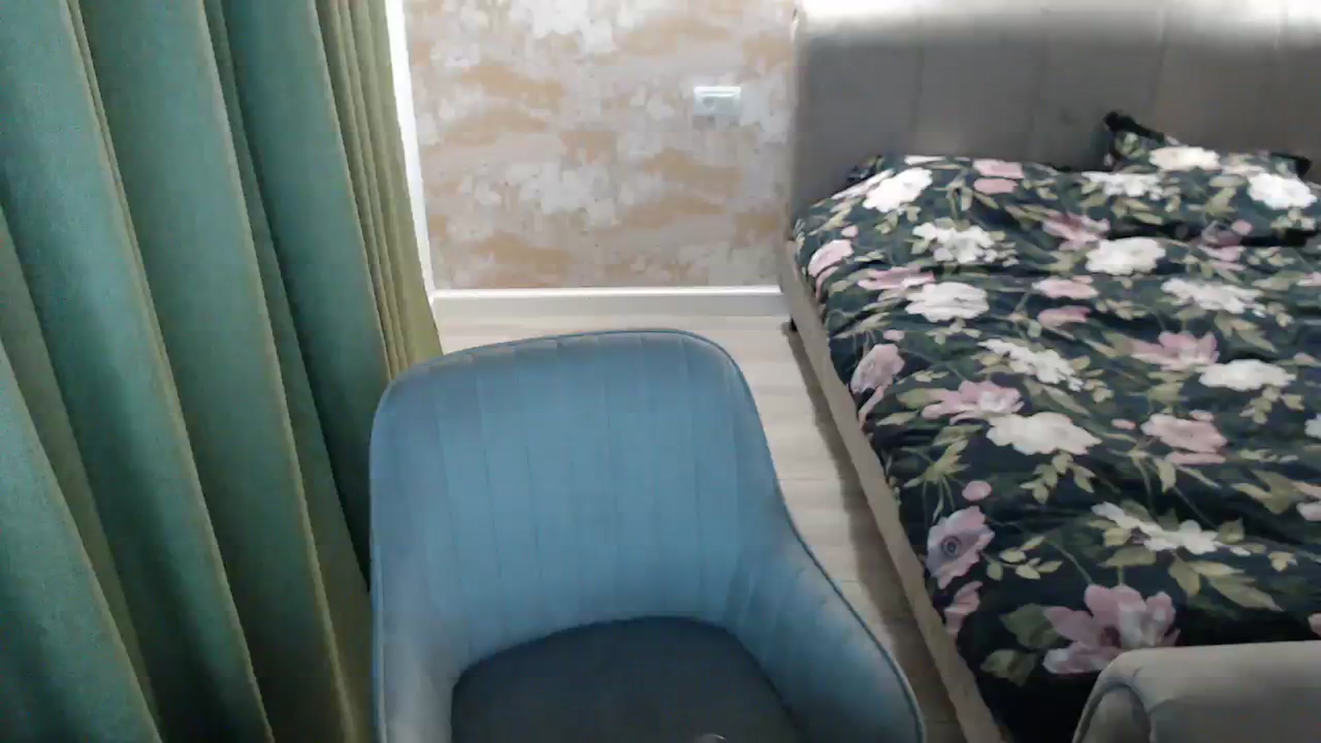 Gallery image thumbnail from Darkella's myfreecams stream on, 08/12/2023, 23:42 image 12 of 20