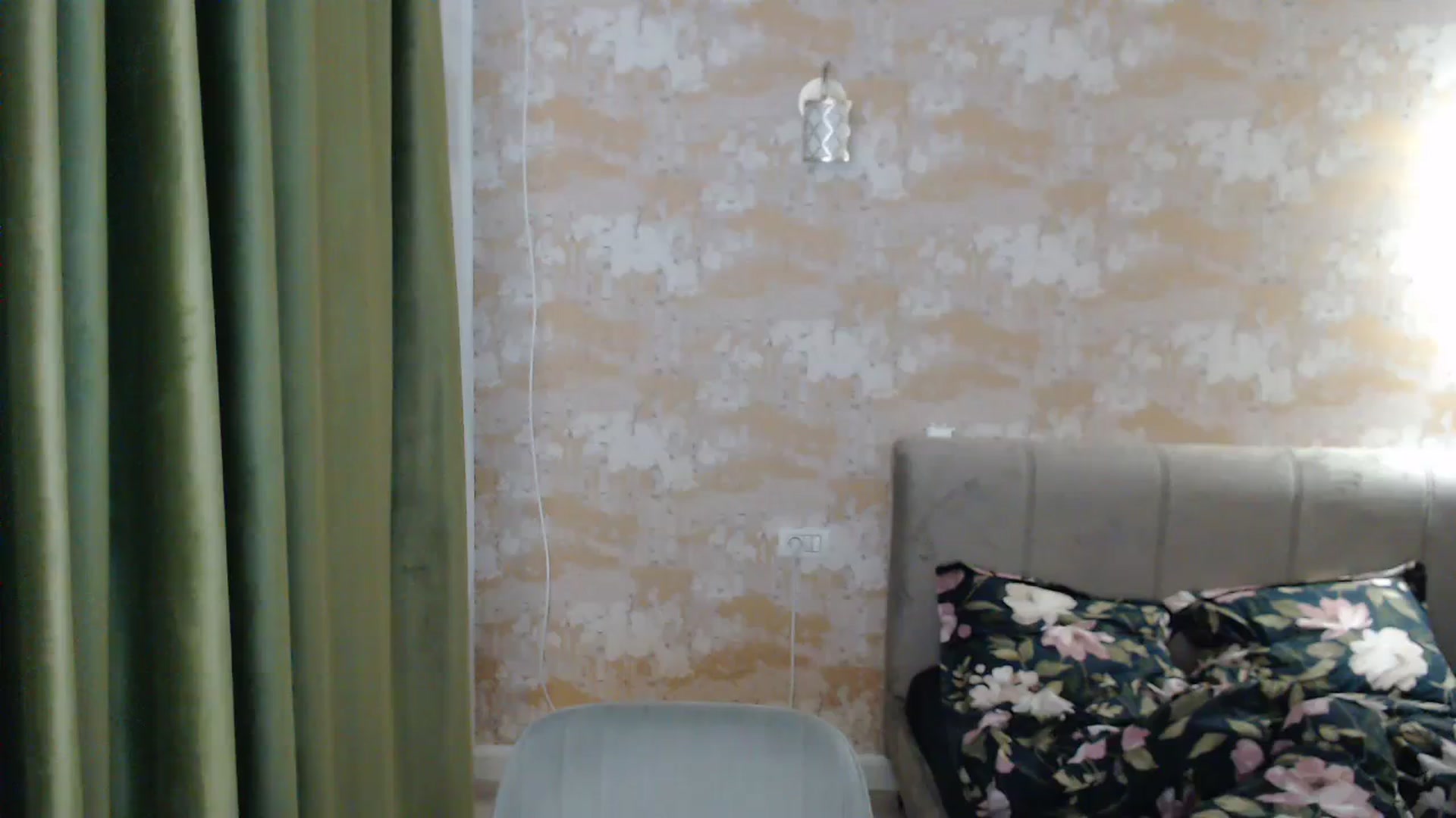 Gallery image thumbnail from Darkella's myfreecams stream on, 09/18/2023, 24:21 image 2 of 20