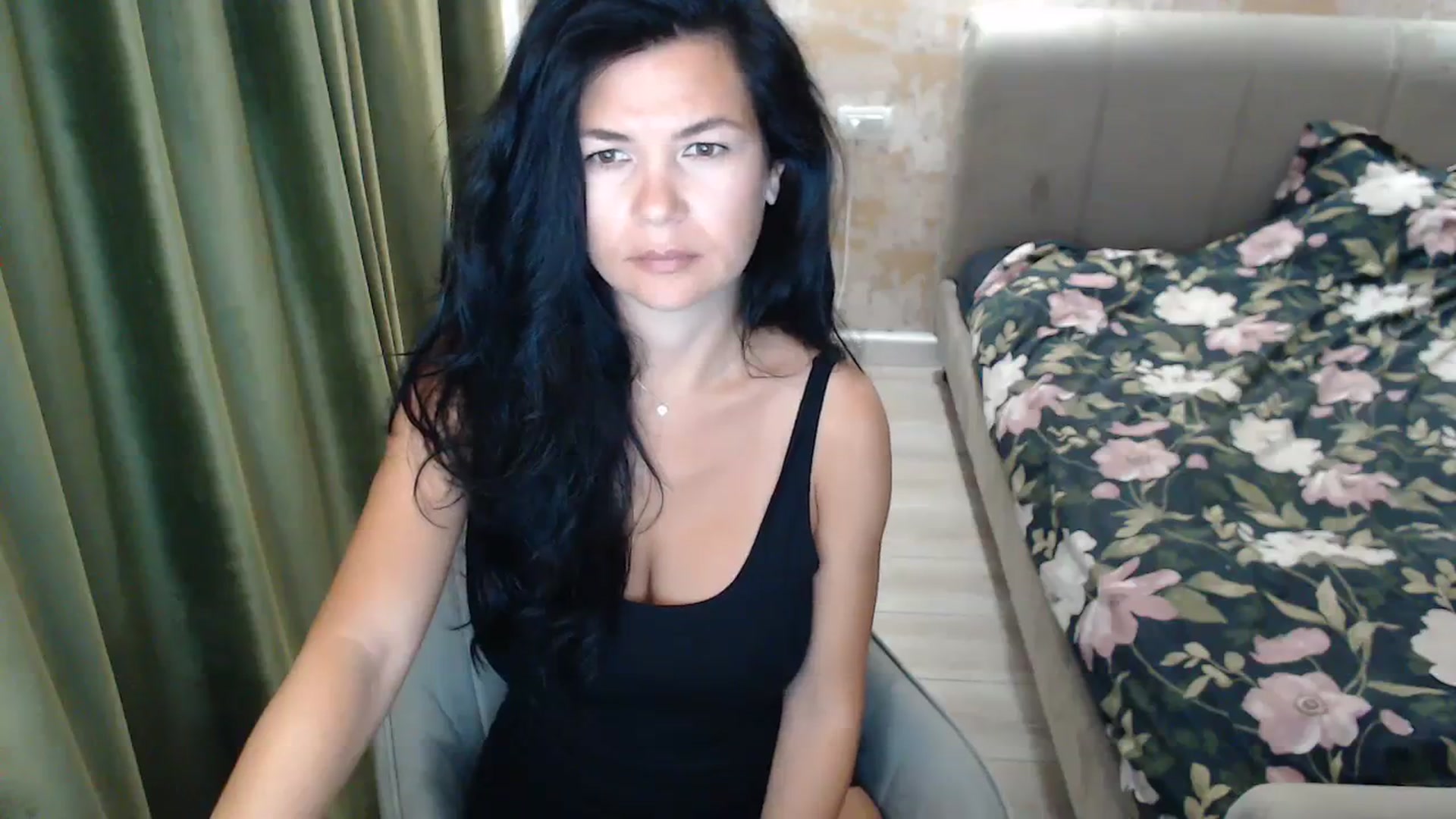 Gallery image thumbnail from Darkella's myfreecams stream on, 09/19/2023, 22:33 image 2 of 20
