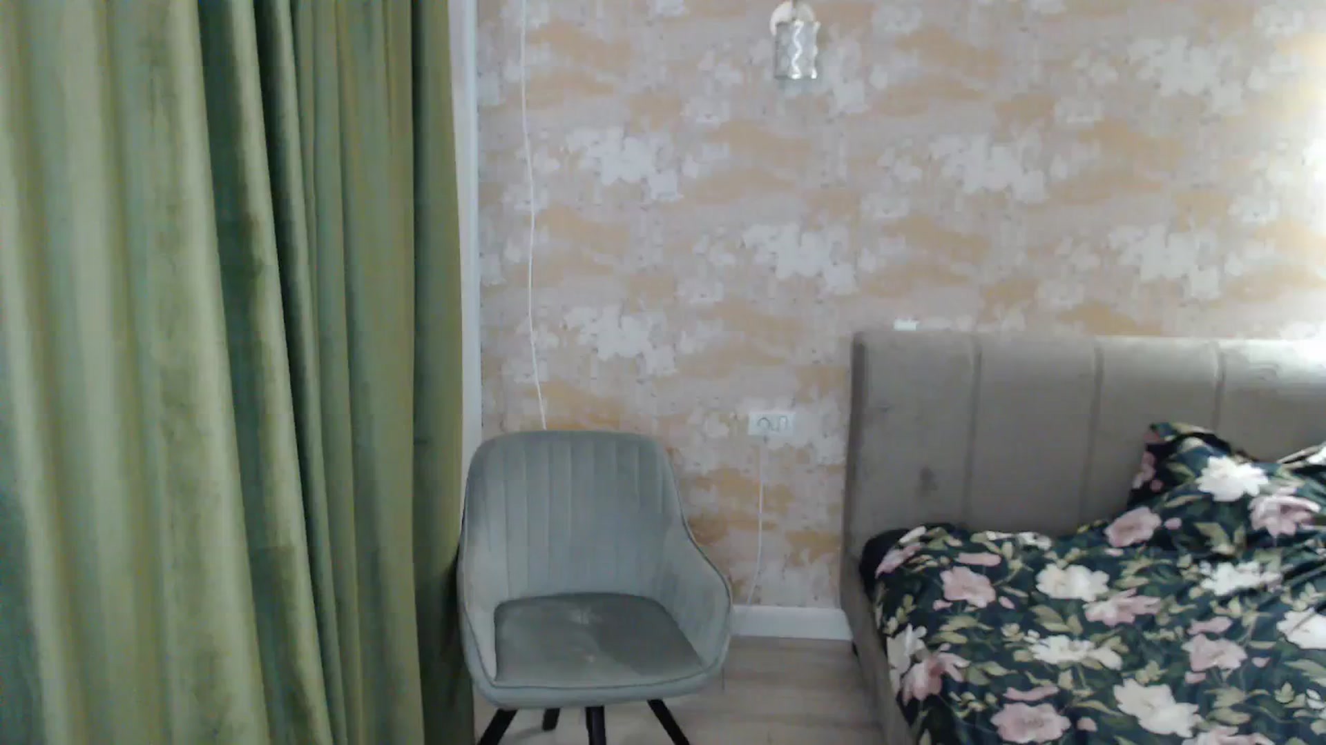 Gallery image thumbnail from Darkella's myfreecams stream on, 09/19/2023, 22:55 image 15 of 20