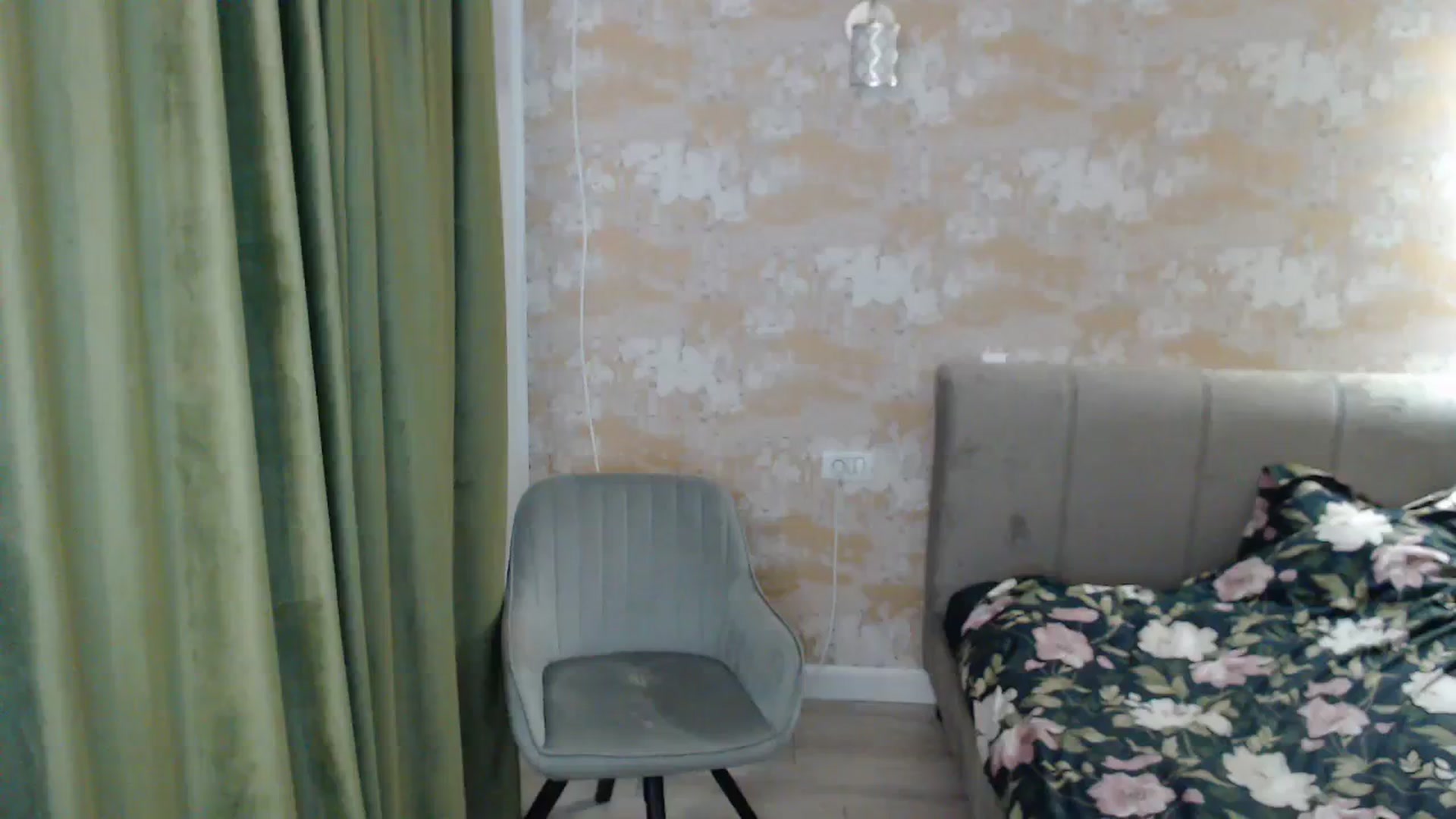 Gallery image thumbnail from Darkella's myfreecams stream on, 09/19/2023, 22:55 image 16 of 20