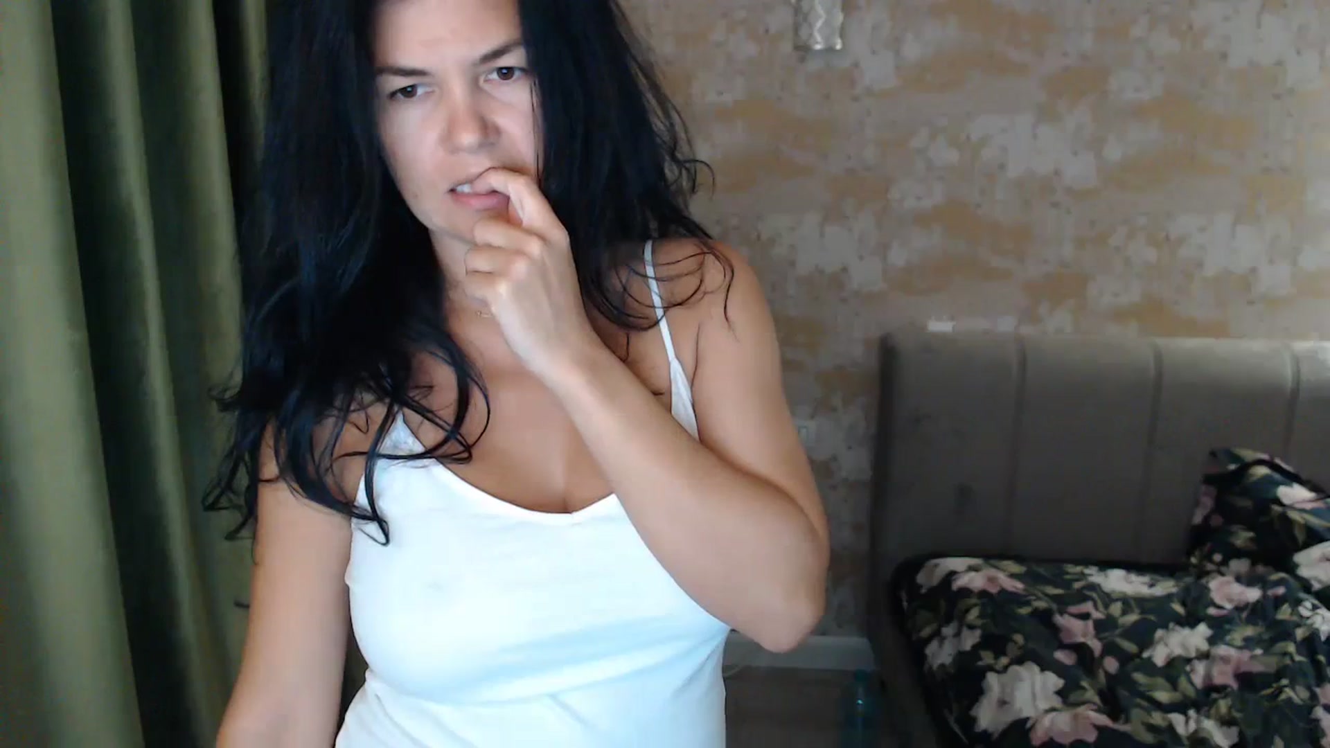 Gallery image thumbnail from Darkella's myfreecams stream on, 09/20/2023, 22:29 image 2 of 20