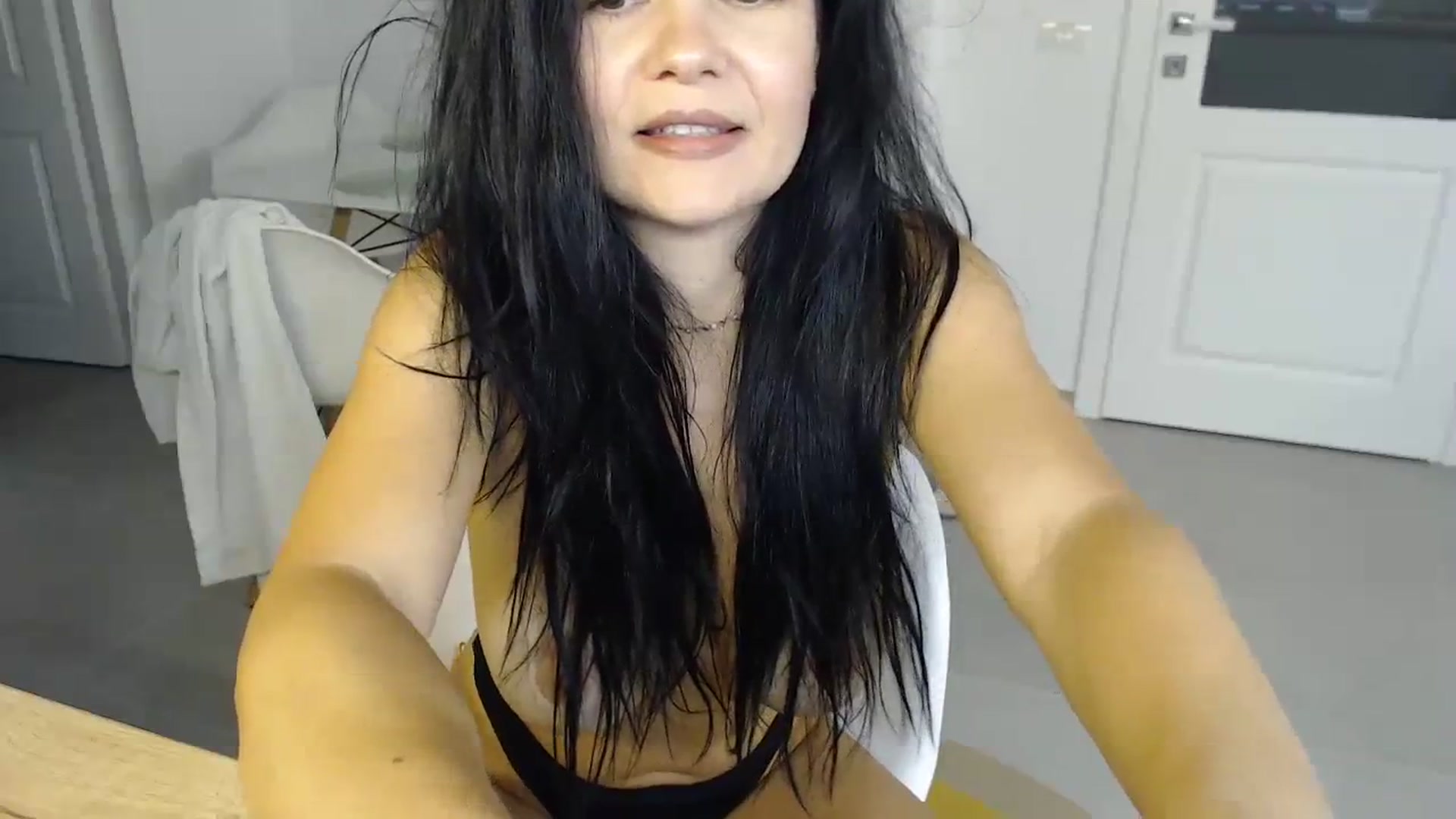 Gallery image thumbnail from Darkella's myfreecams stream on, 10/19/2023, 23:04 image 17 of 20