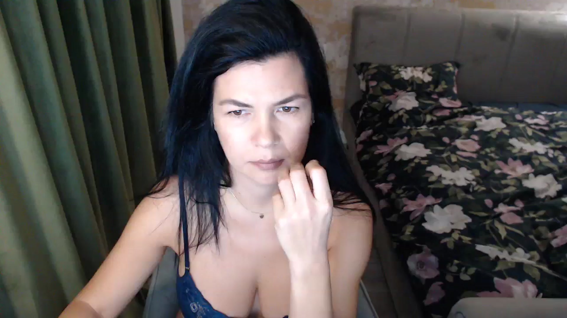 Gallery image thumbnail from Darkella's myfreecams stream on, 11/13/2023, 24:14 image 16 of 20