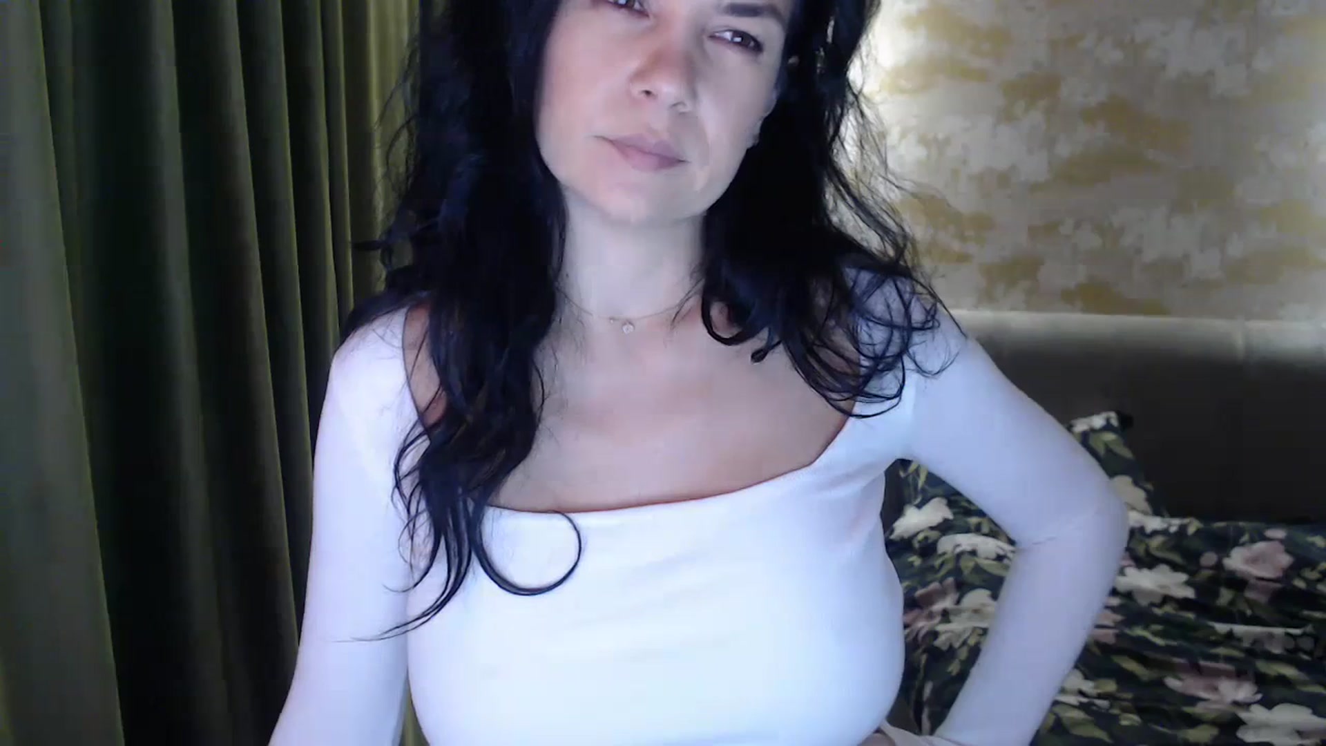 Gallery image thumbnail from Darkella's myfreecams stream on, 12/15/2023, 01:46 image 16 of 20
