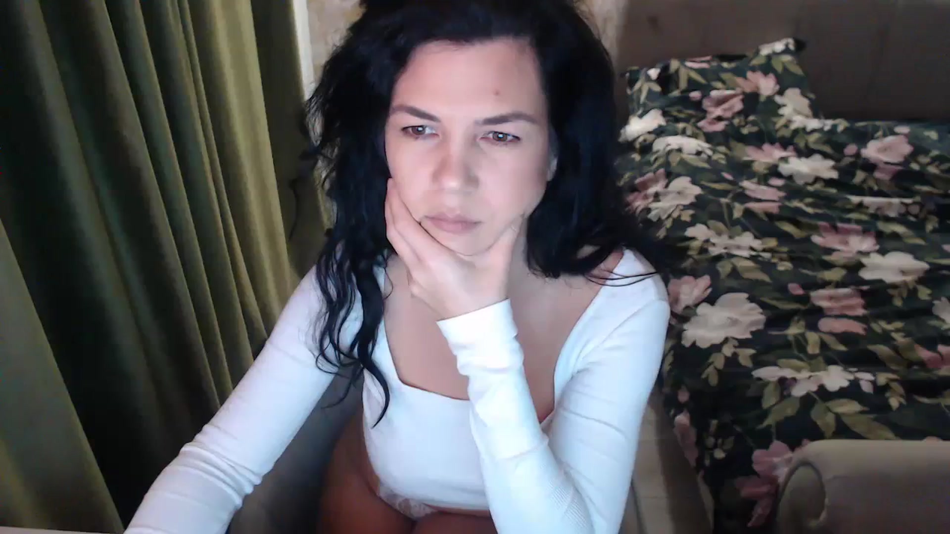 Gallery image thumbnail from Darkella's myfreecams stream on, 12/15/2023, 01:46 image 1 of 20