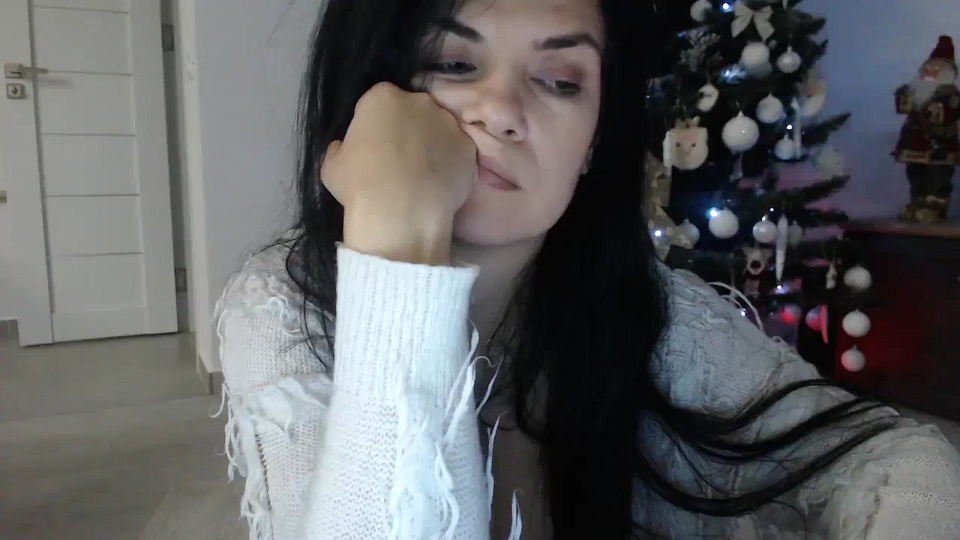 Gallery image thumbnail from Darkella's myfreecams stream on, 12/24/2023, 02:31 image 19 of 20