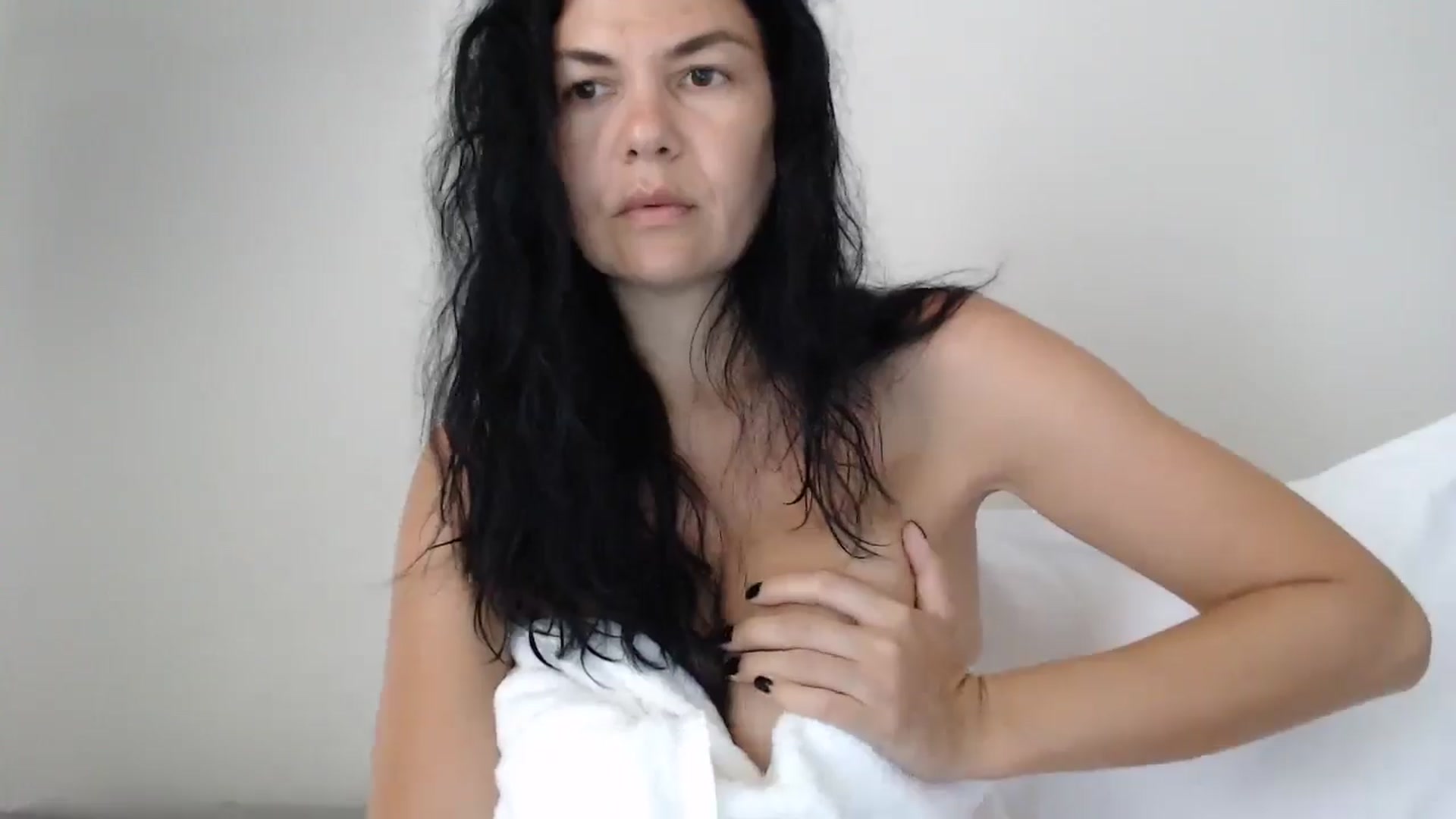 Gallery image thumbnail from Darkella's myfreecams stream on, 06/13/2024, 14:49 image 13 of 20