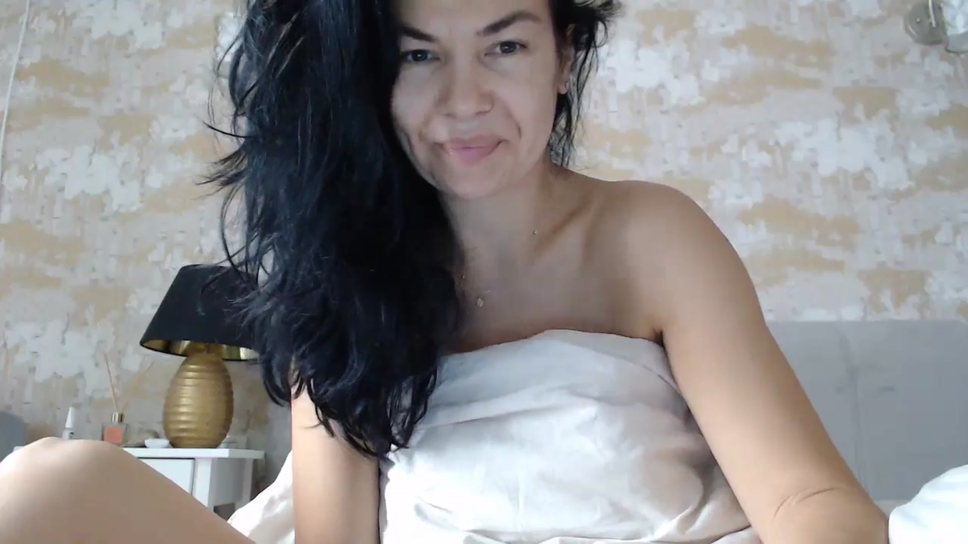 Gallery image thumbnail from Darkella's myfreecams stream on, 07/04/2024, 12:32 image 6 of 20