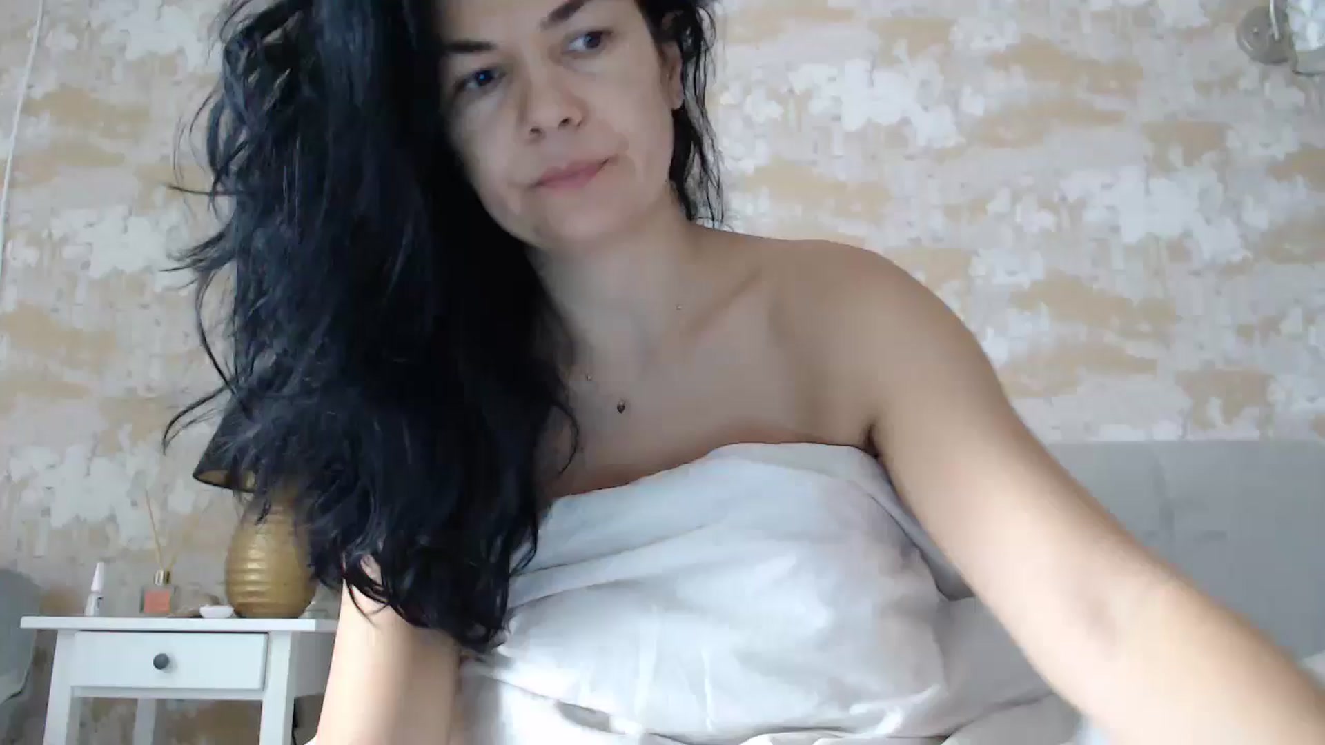 Gallery image thumbnail from Darkella's myfreecams stream on, 07/04/2024, 12:32 image 7 of 20