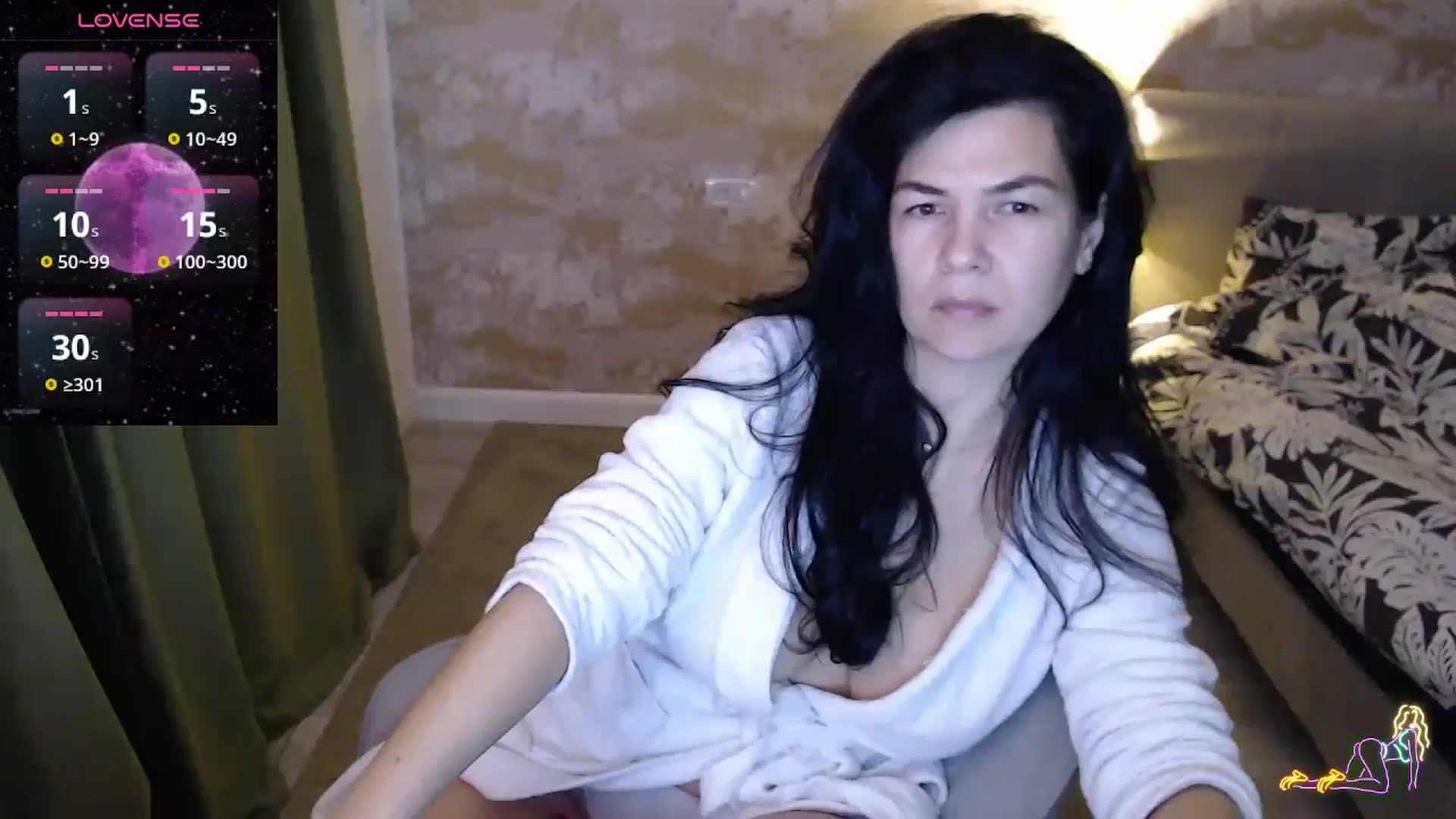 Gallery image thumbnail from Darkella's myfreecams stream on, 11/29/2024, 24:33 image 13 of 20