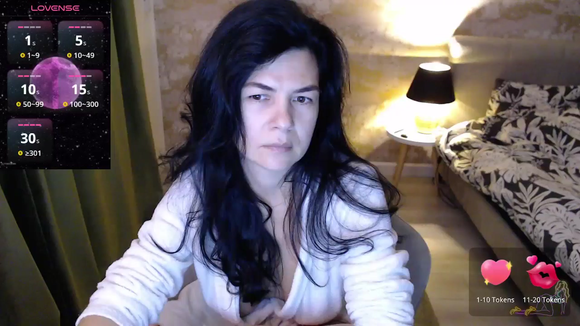 Gallery image thumbnail from Darkella's myfreecams stream on, 11/29/2024, 24:33 image 15 of 20