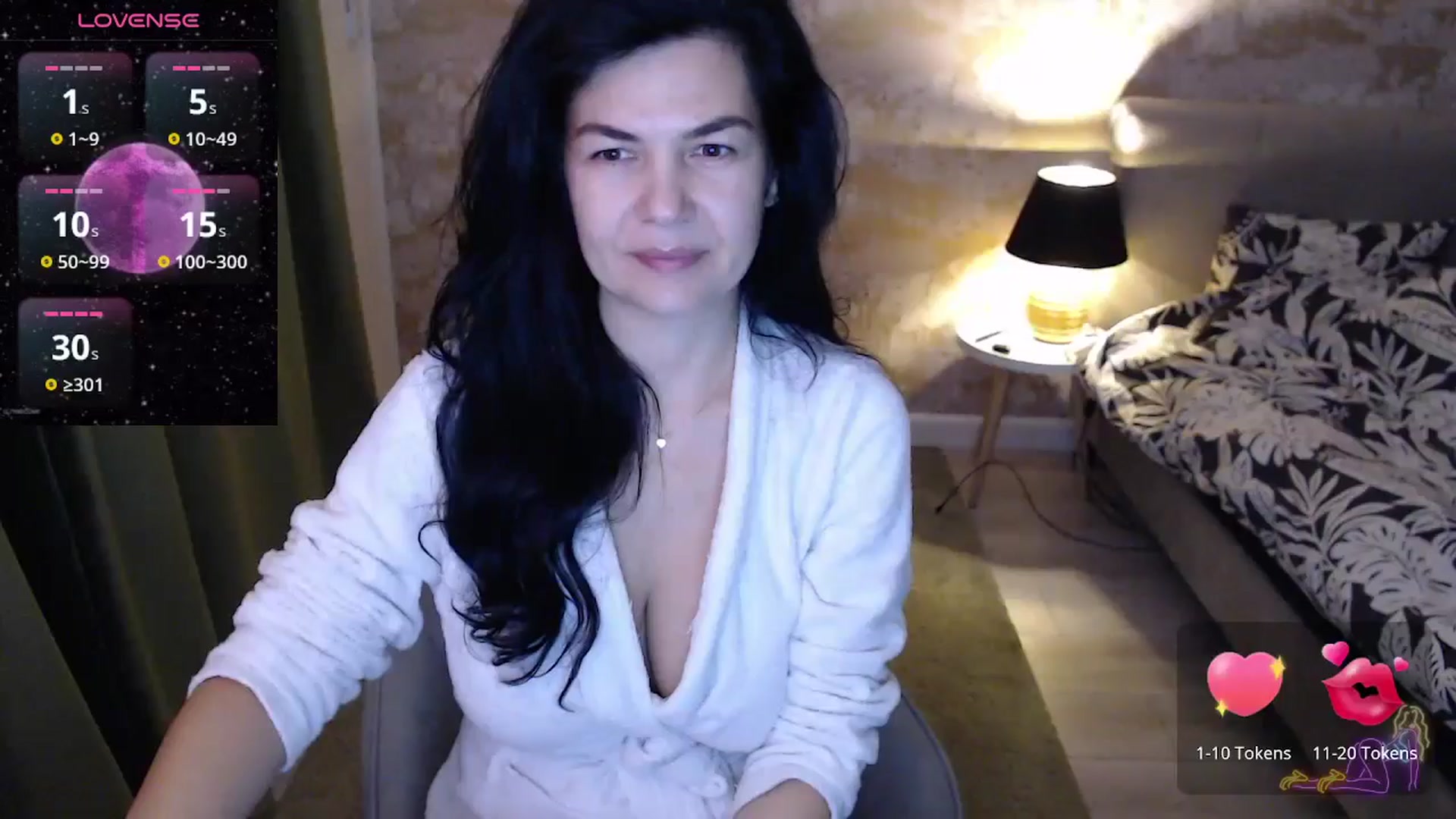 Gallery image thumbnail from Darkella's myfreecams stream on, 11/29/2024, 24:33 image 1 of 20