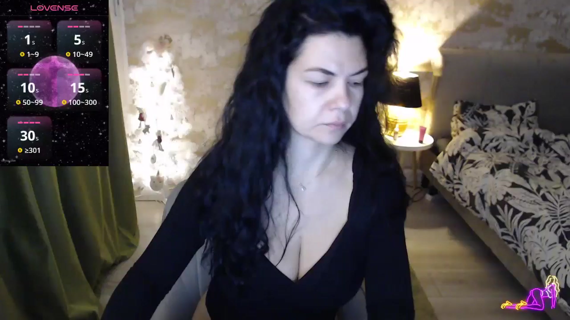 Gallery image thumbnail from Darkella's myfreecams stream on, 12/18/2024, 24:50 image 2 of 20